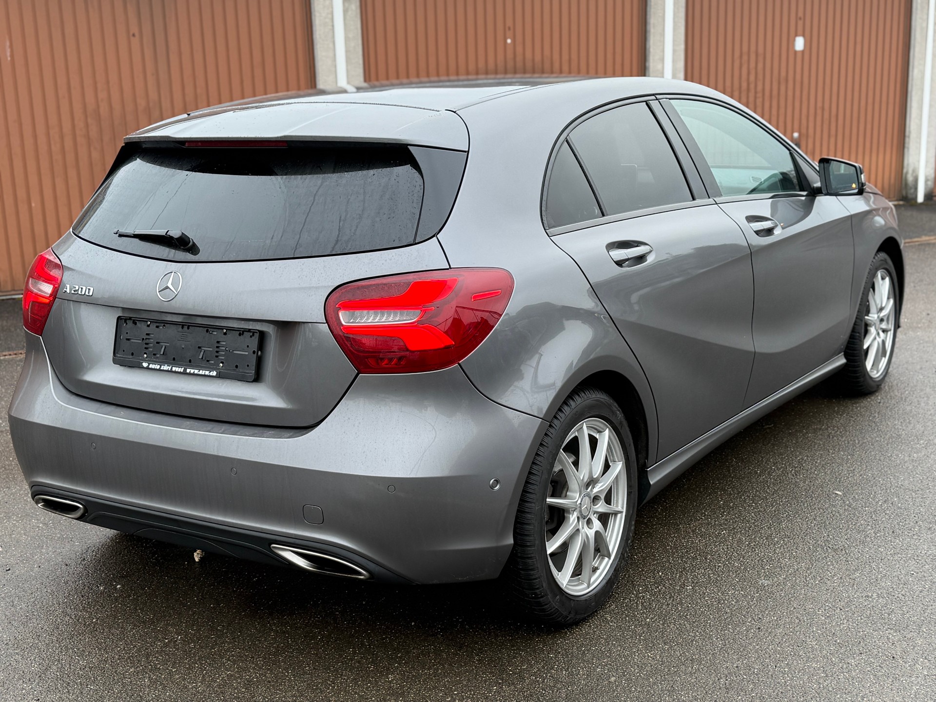 MERCEDES-BENZ A 200 Urban 7G-DCT-image-3