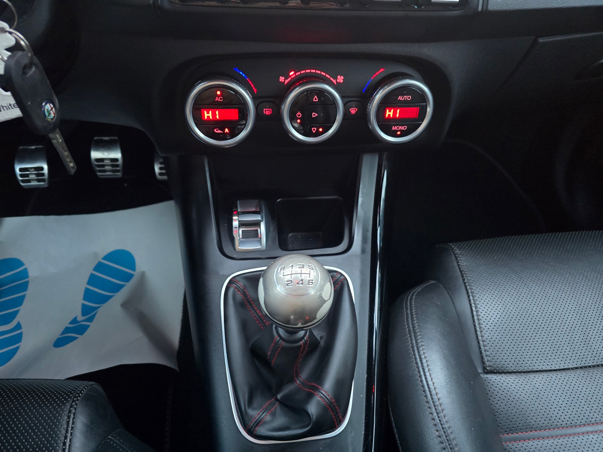ALFA ROMEO Giulietta 1750 TBi Quadrifoglio Verde-image-16