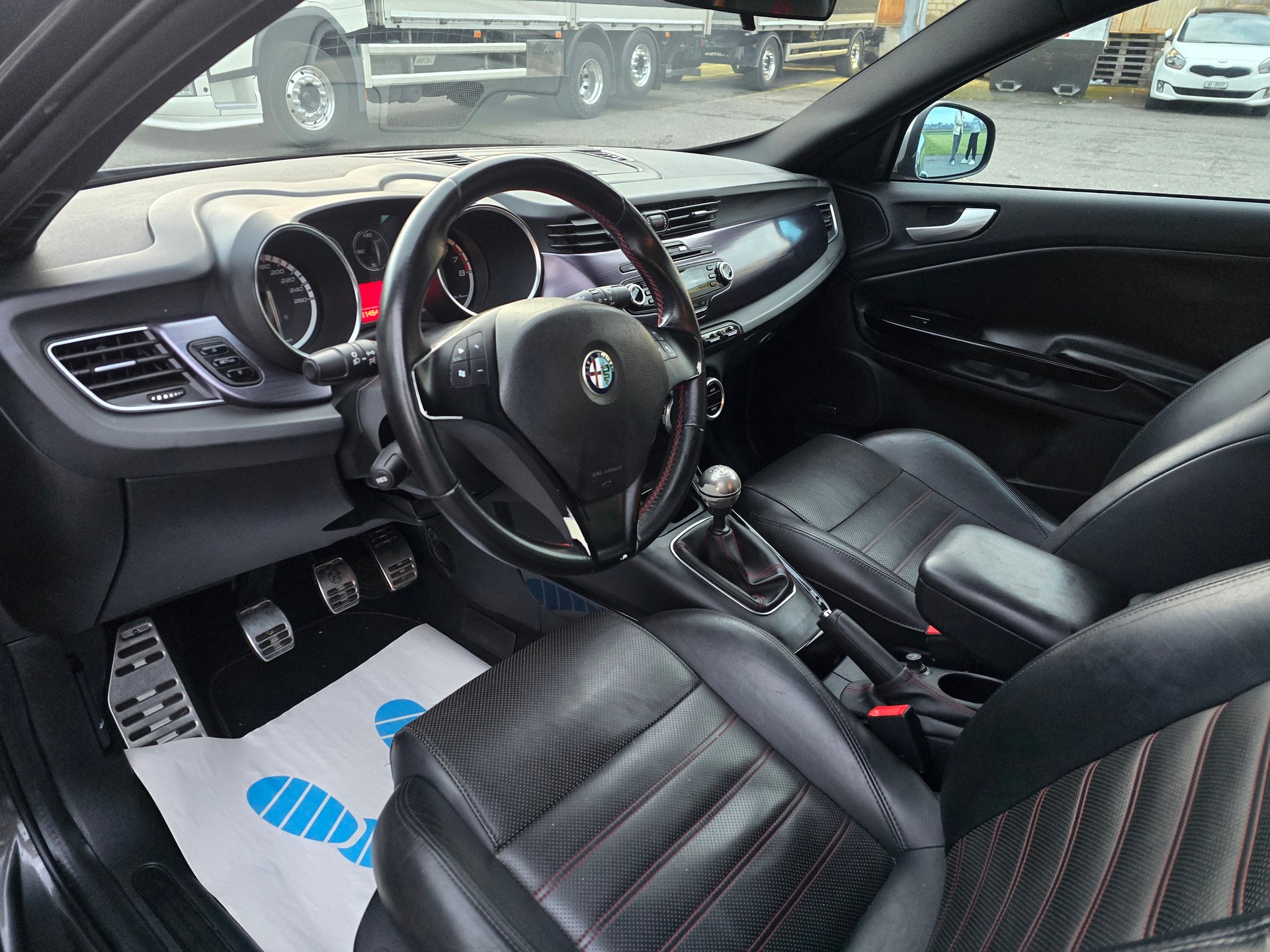 ALFA ROMEO Giulietta 1750 TBi Quadrifoglio Verde-image-10