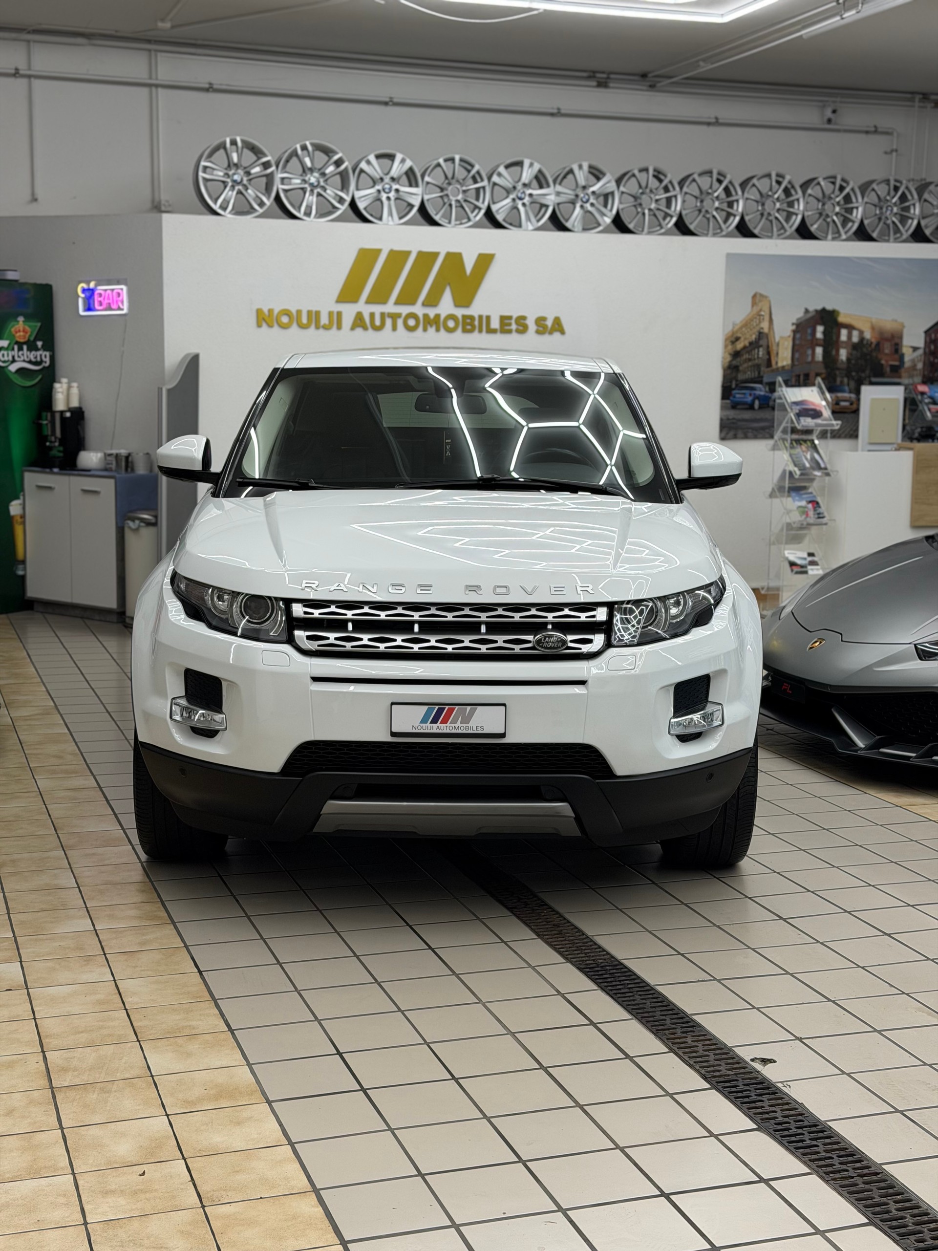 LAND ROVER Range Rover Evoque 2.2 SD4 Prestige AT9-image-0