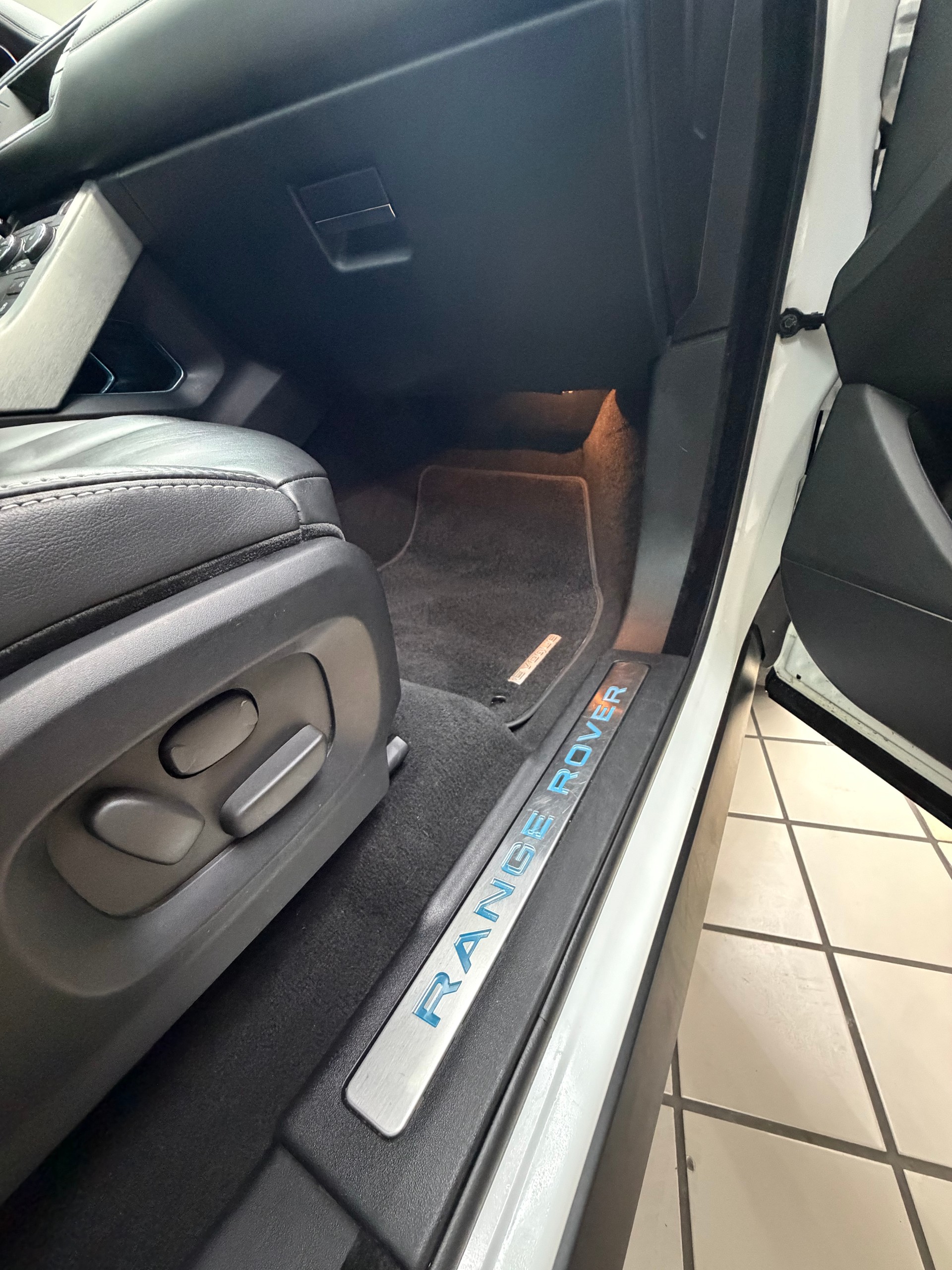 LAND ROVER Range Rover Evoque 2.2 SD4 Prestige AT9-image-7