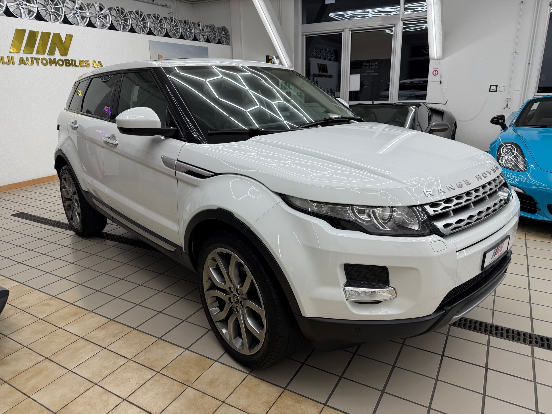 LAND ROVER Range Rover Evoque 2.2 SD4 Prestige AT9-image-3