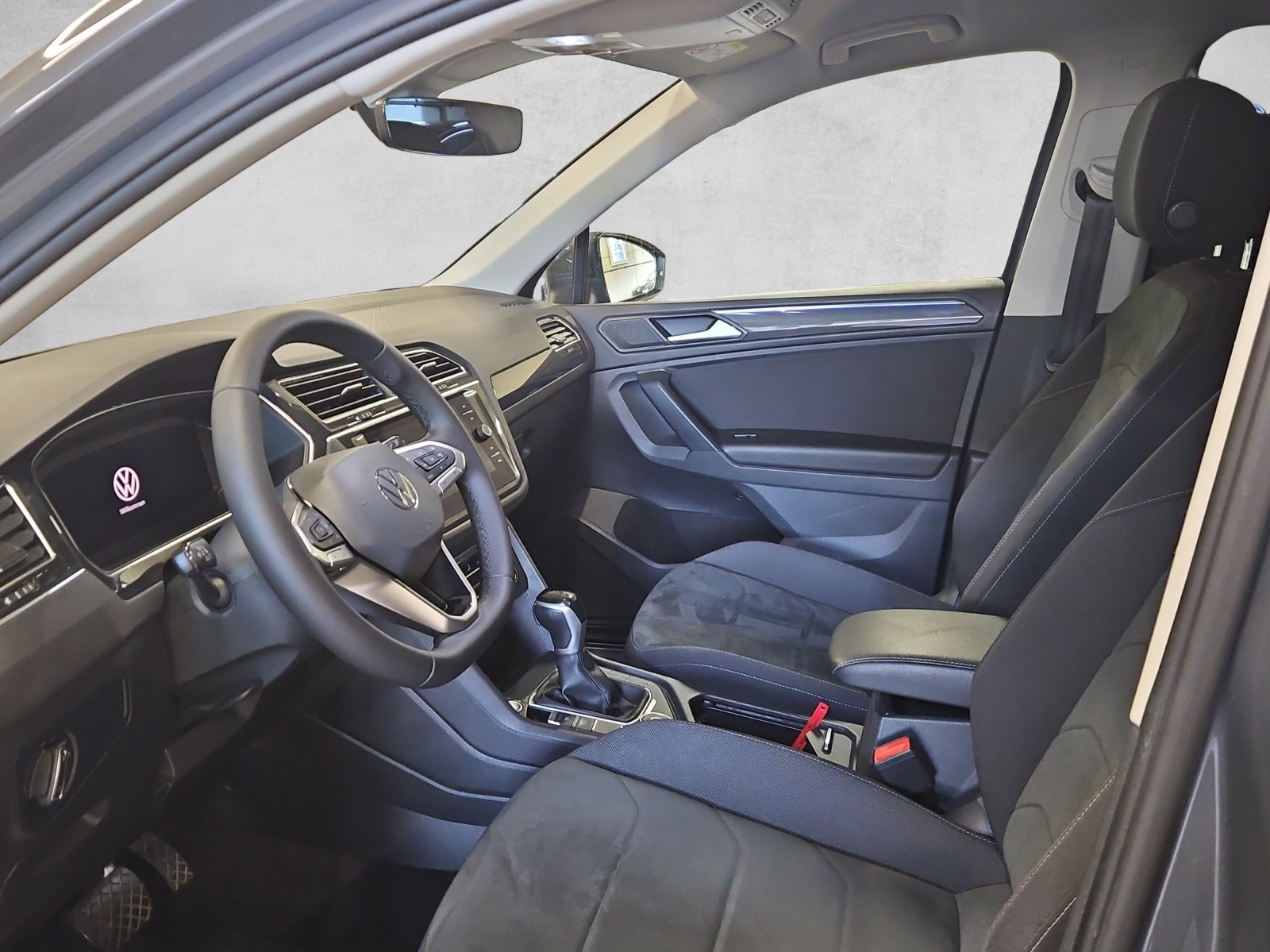 VW Tiguan 2.0 TDI SCR Elegance 4Motion DSG-image-8
