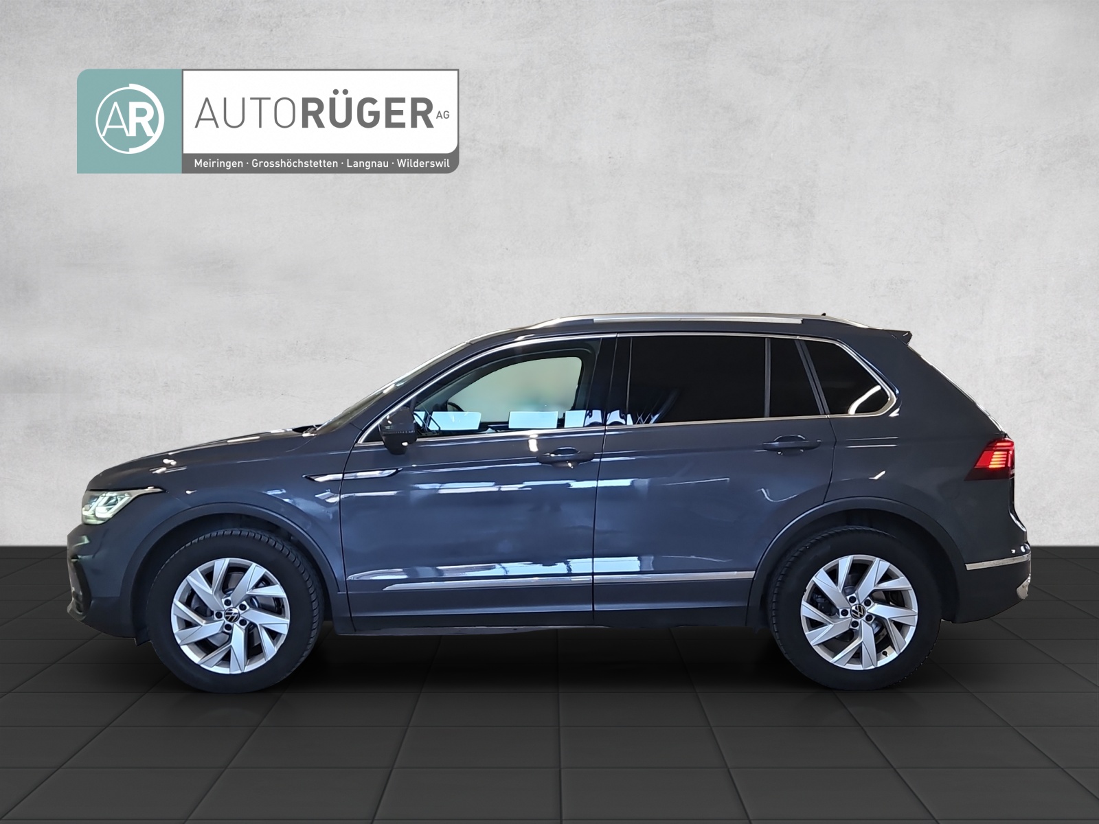 VW Tiguan 2.0 TDI SCR Elegance 4Motion DSG-image-2