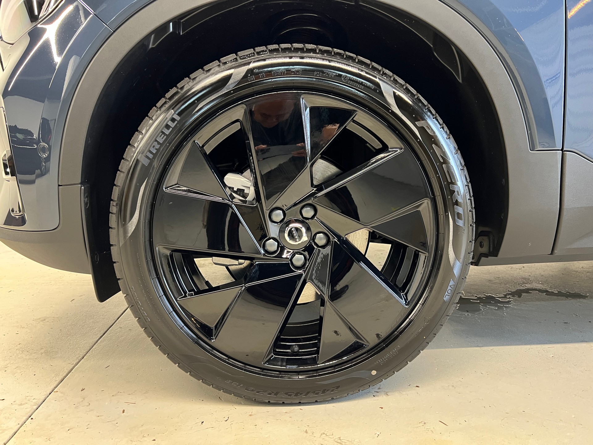 VOLVO XC40 2.0 B4 MH Black Edition-image-7