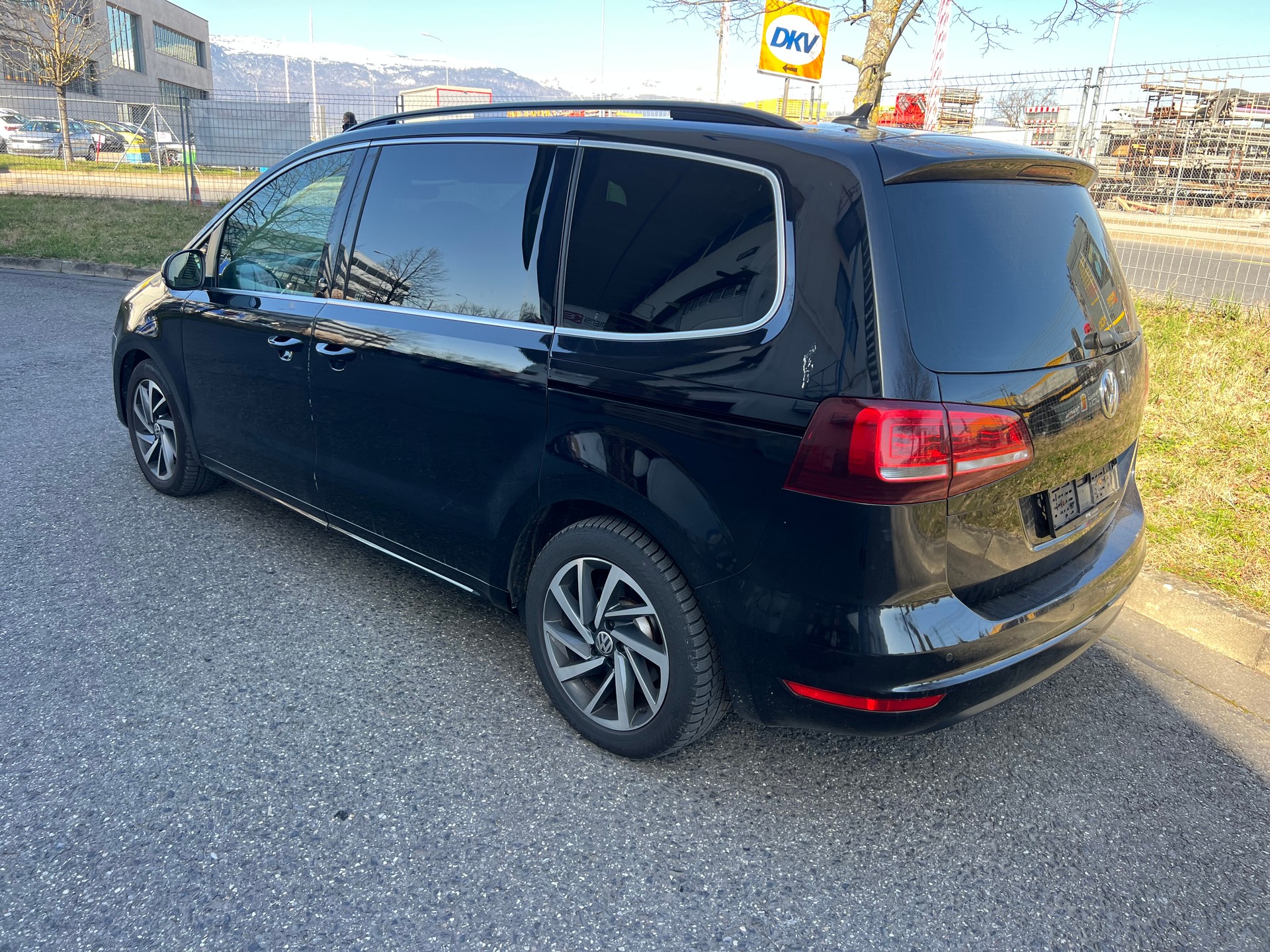 VW Sharan 2.0 TDI BMT Sound 4Motion DSG-image-3