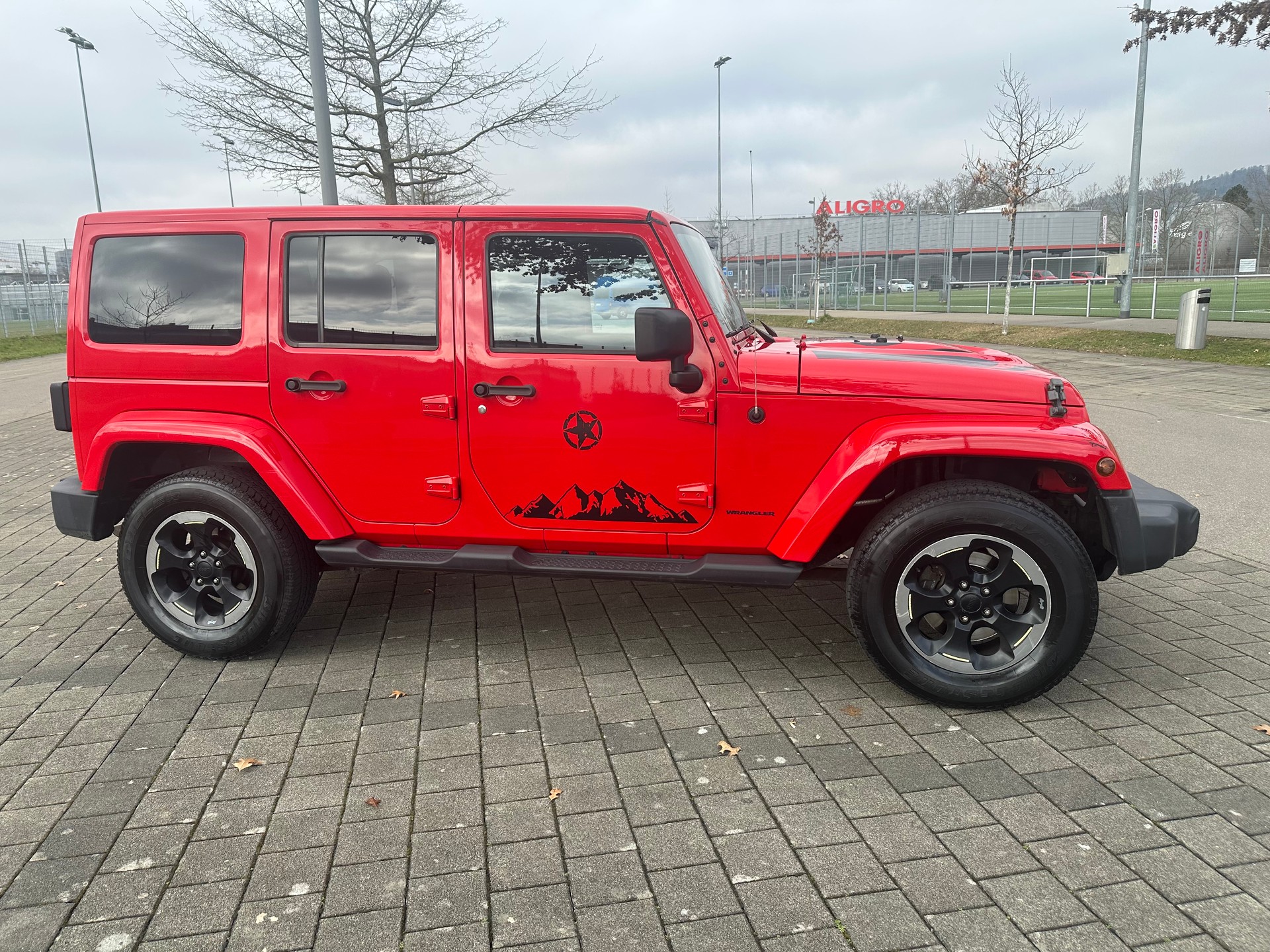JEEP Wrangler 2.8CRD Unlimited Sahara X Automatic Hardtop-image-3