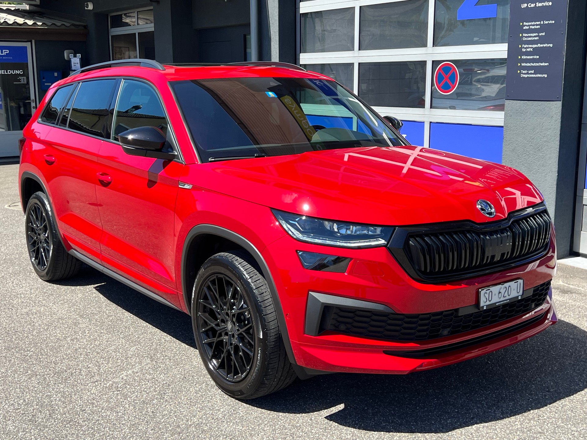 SKODA Kodiaq 2.0 TSI Sportline DSG * AHK 2.2T *-showroom-element-2