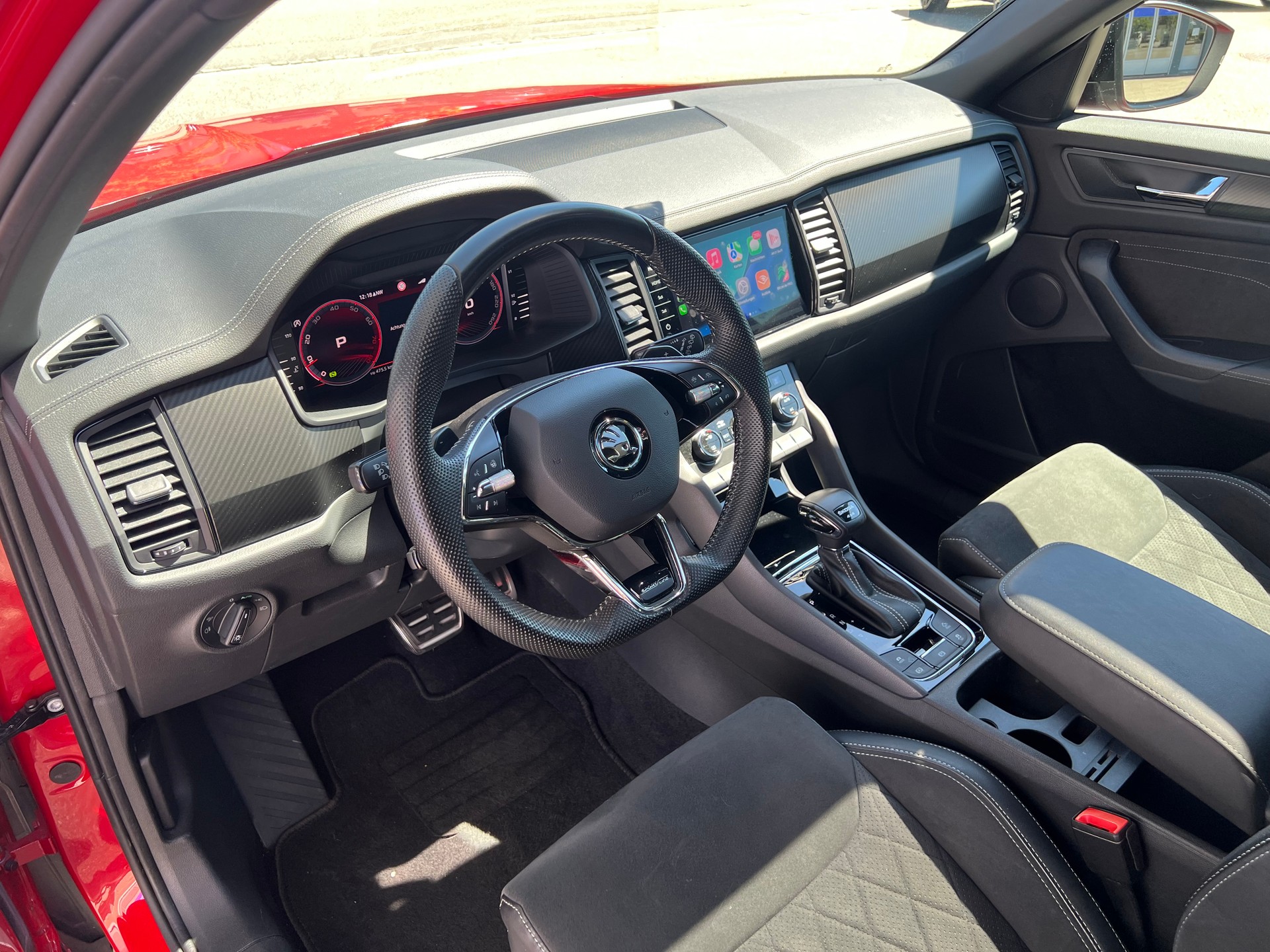 SKODA Kodiaq 2.0 TSI Sportline DSG * AHK 2.2T *-image-8