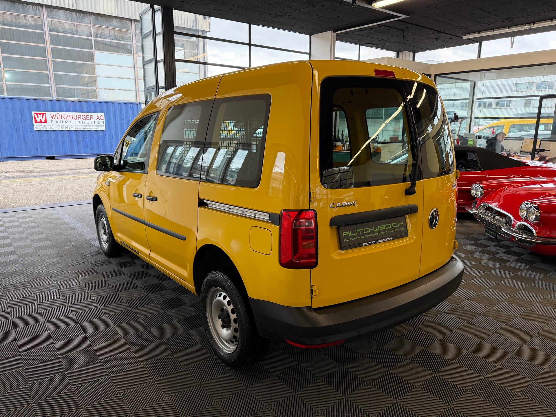 VW Caddy 2.0TDI 4Motion BlueMotion Technology-image-4