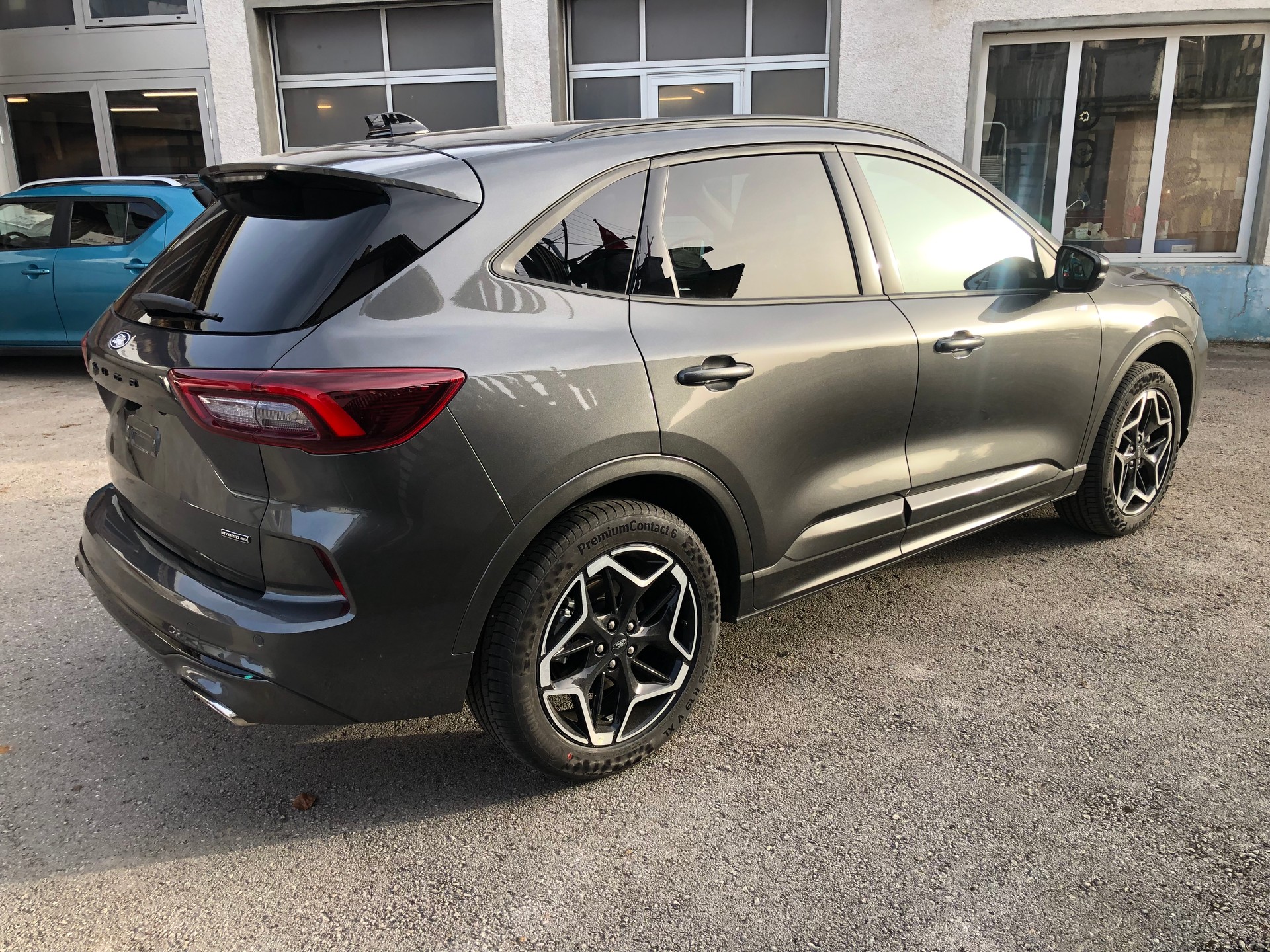 FORD Kuga 2.5 FHEV ST-Line 4WD-image-4