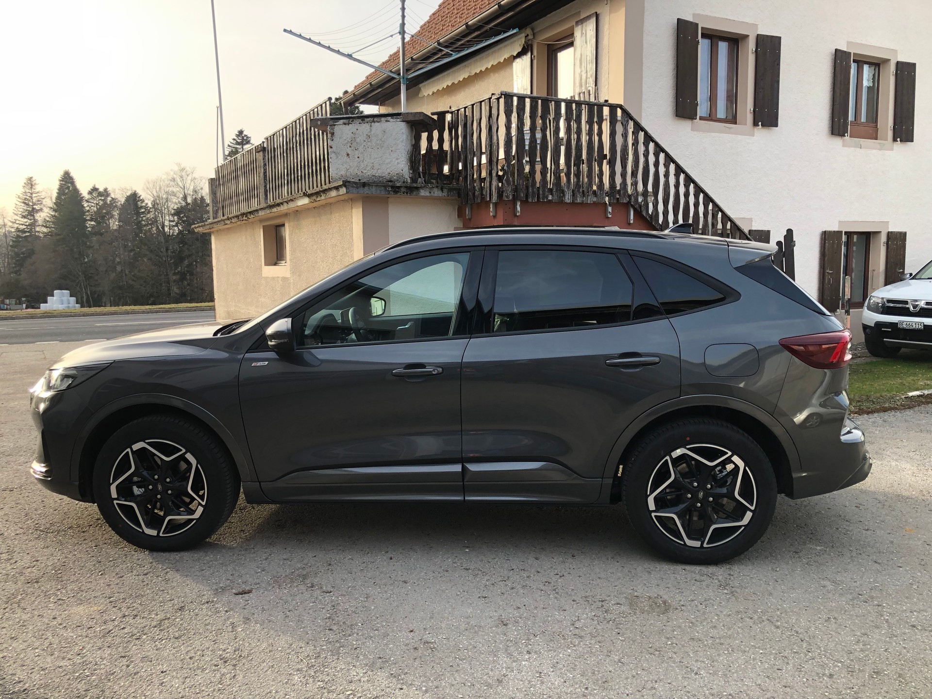 FORD Kuga 2.5 FHEV ST-Line 4WD-image-7