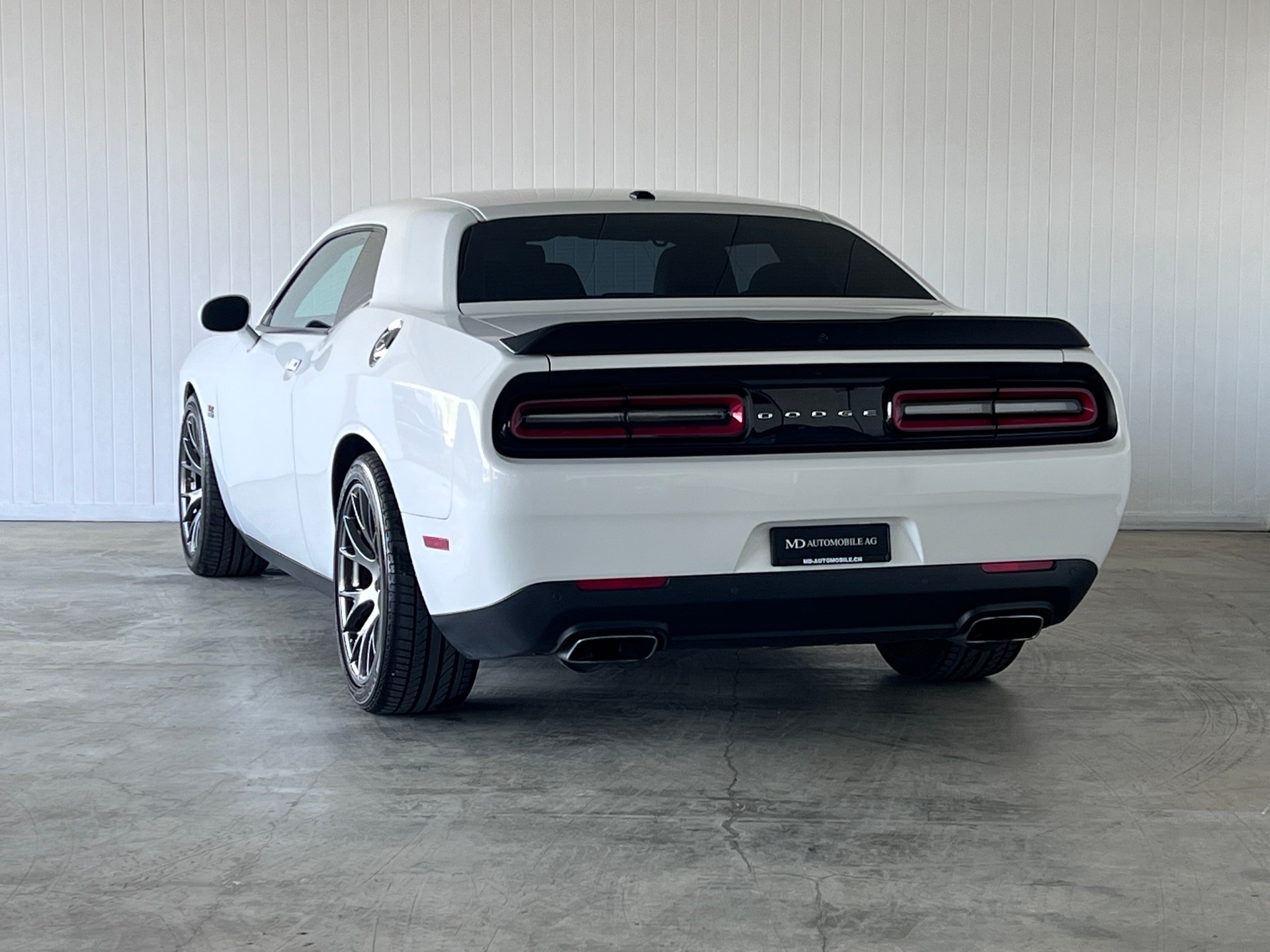 DODGE SRT 392 6.4 V8 HEMI-image-10