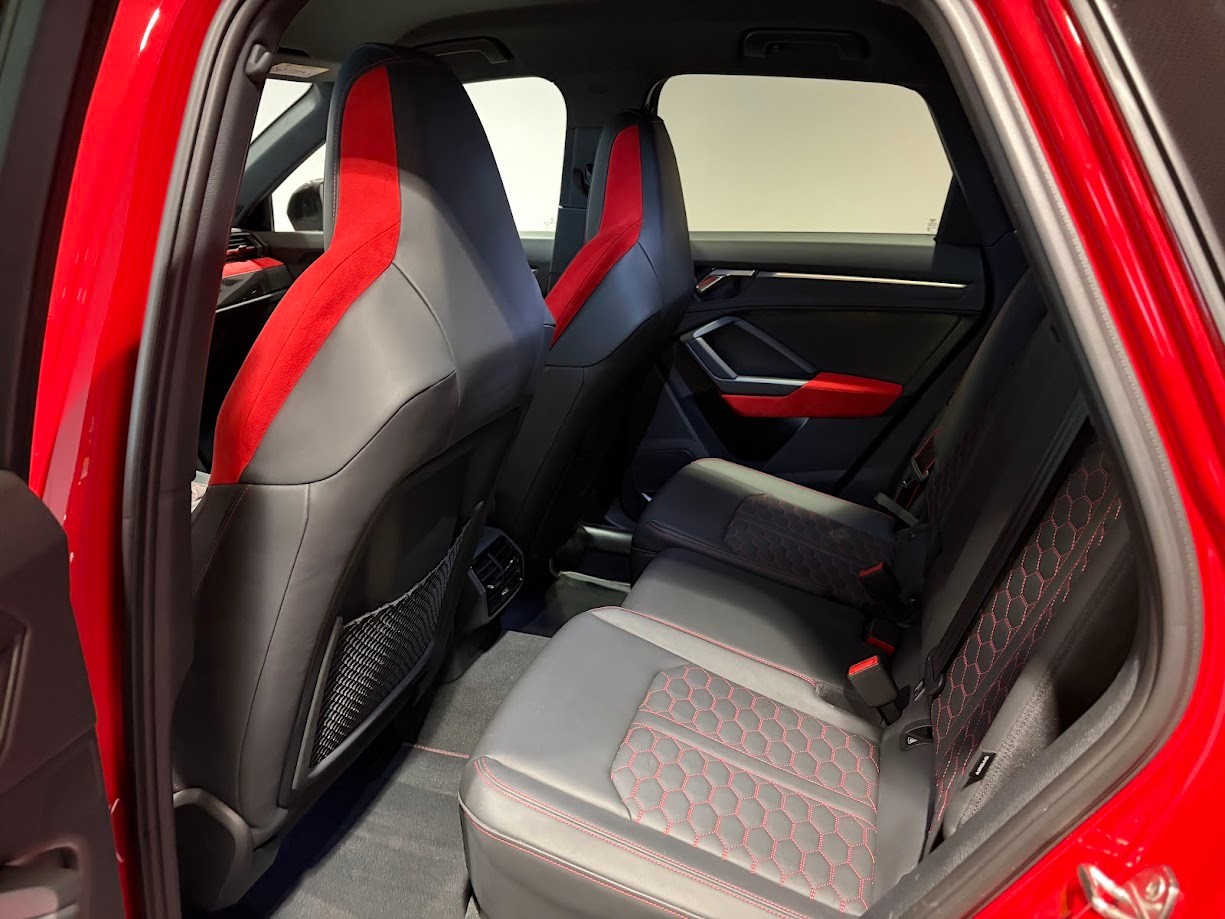 AUDI RS Q3 2.5 TFSI quattro S tronic-image-4