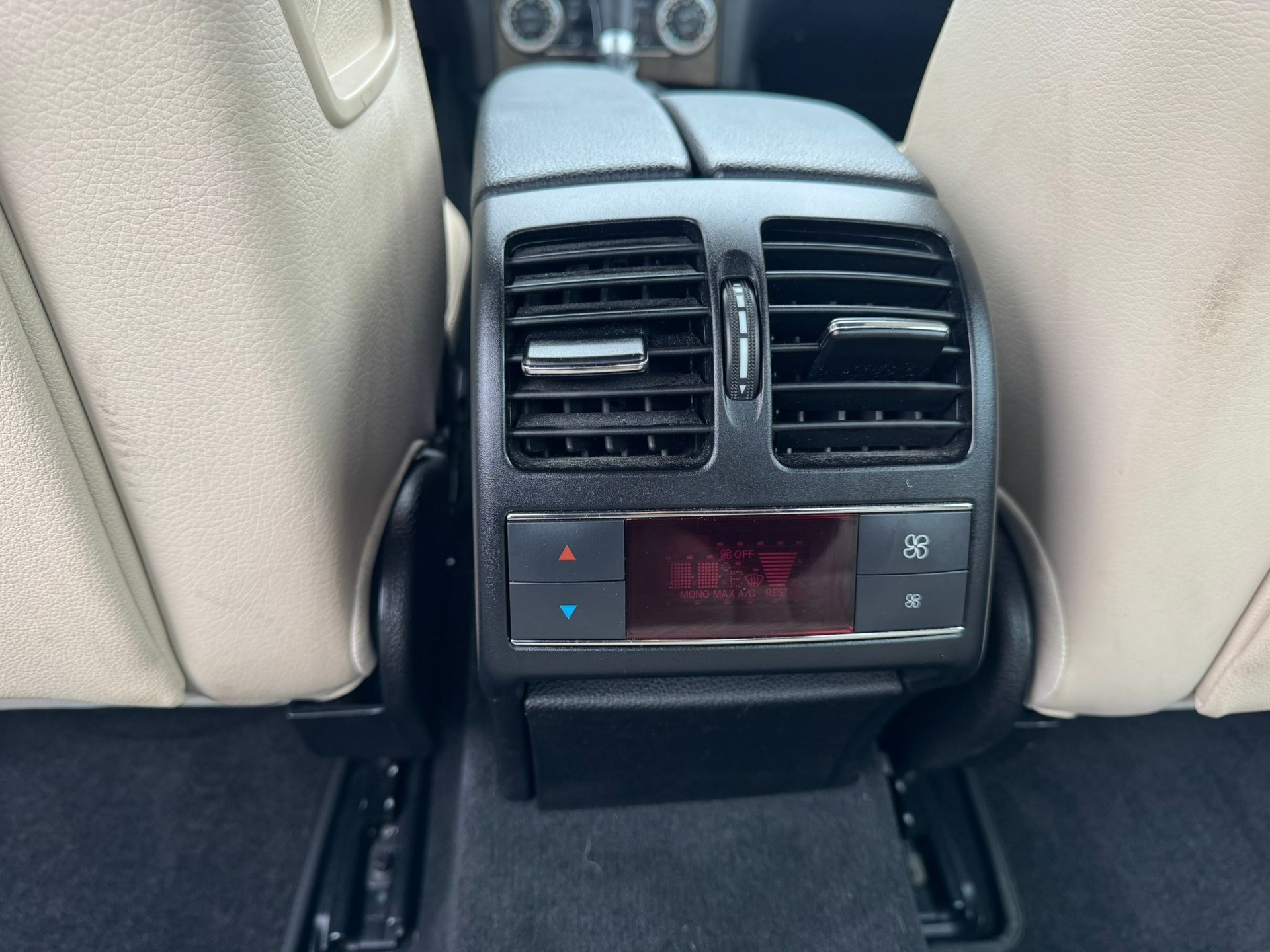 MERCEDES-BENZ C 230 Avantgarde 7G-Tronic-image-16