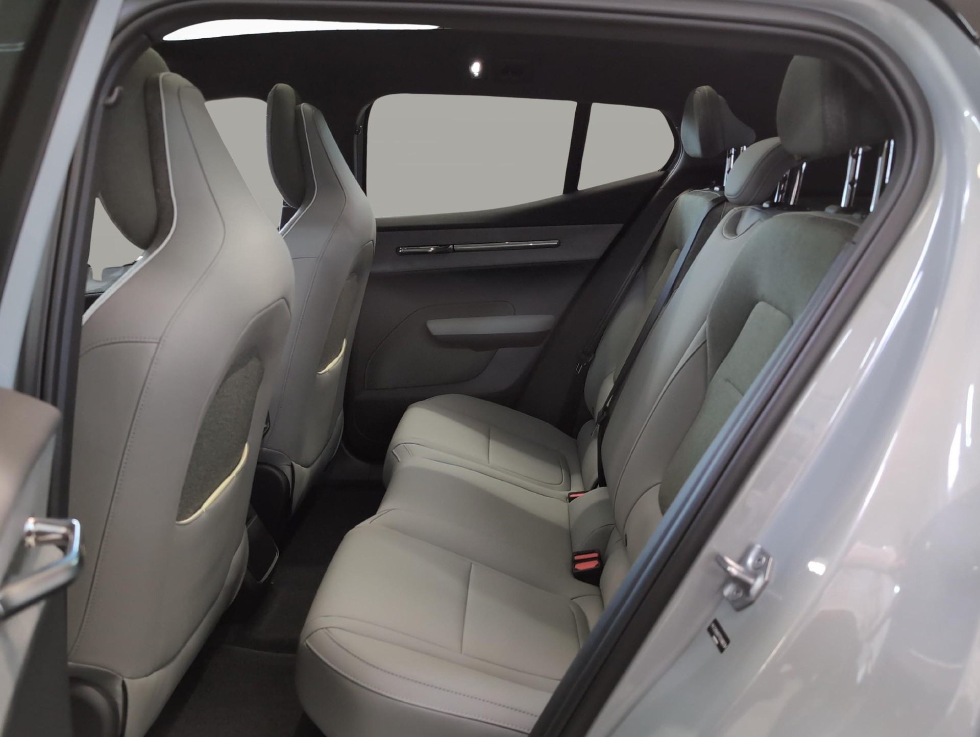 VOLVO EX30 CC E60 Twin Performance AWD-image-5