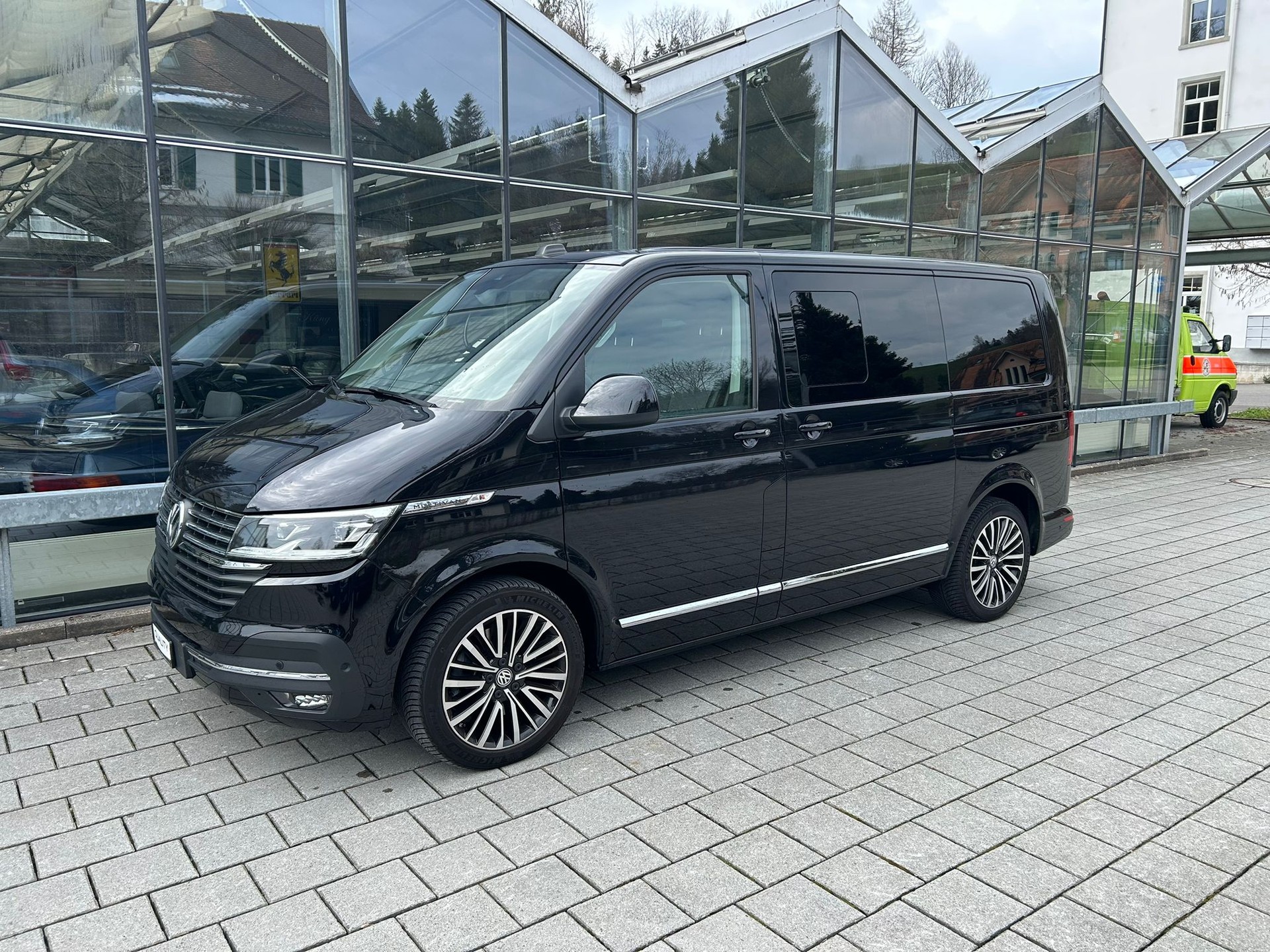 VW T6.1 Multivan 2.0 Bi-TDI Highline 4Motion DSG-image-2