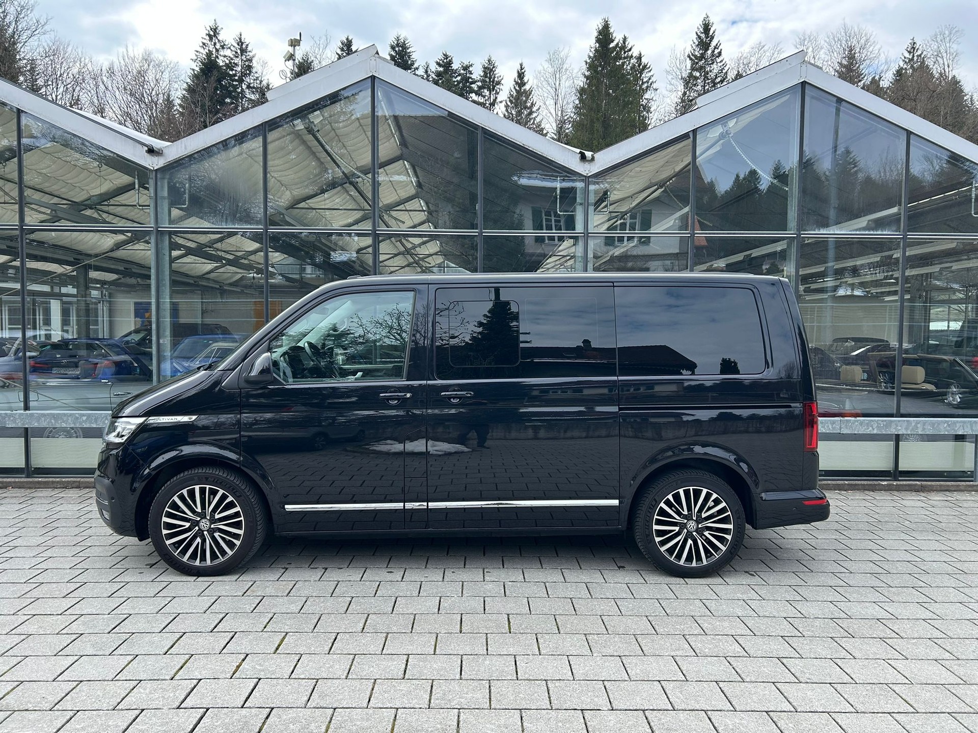 VW T6.1 Multivan 2.0 Bi-TDI Highline 4Motion DSG-image-3