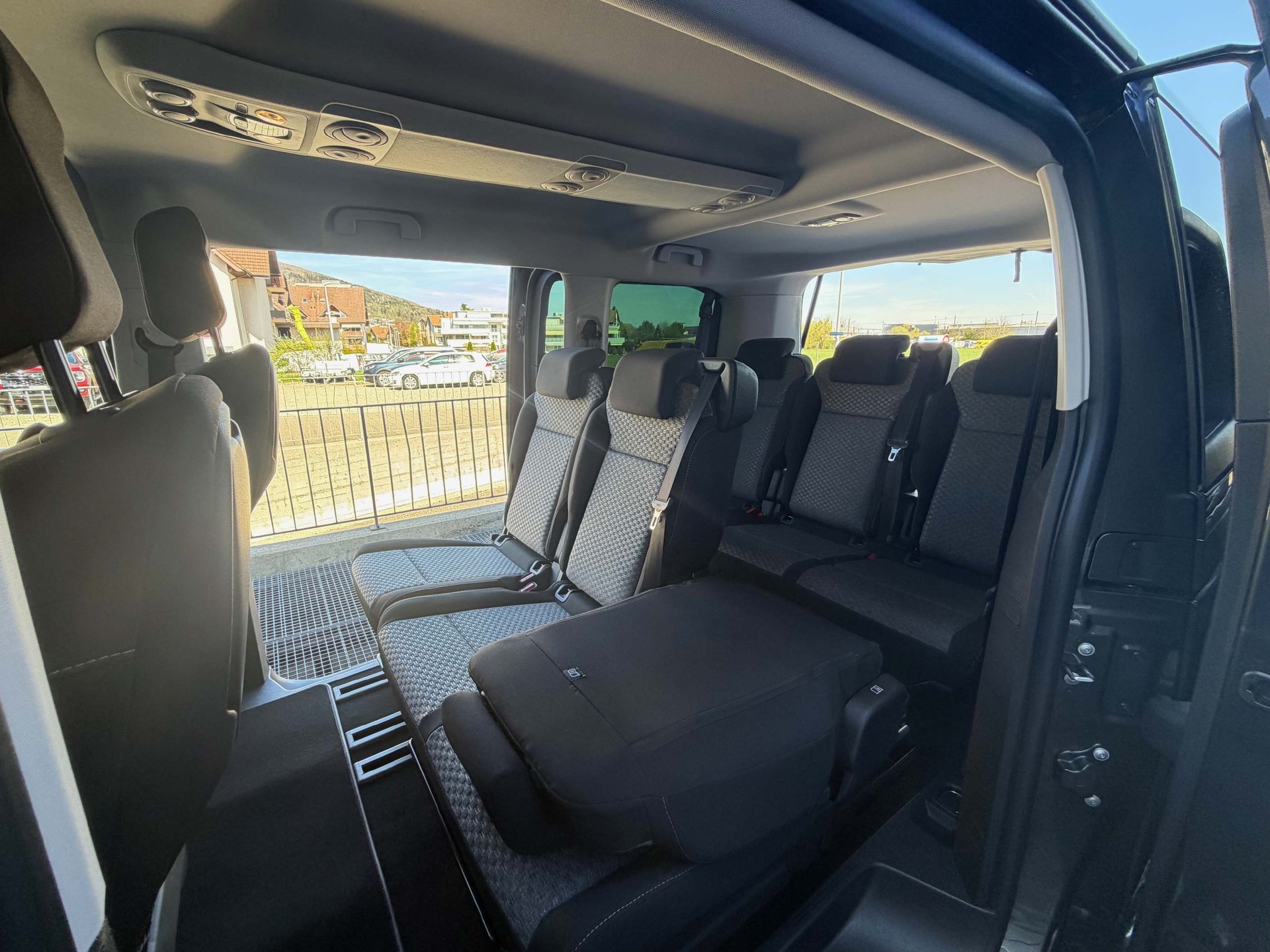 PEUGEOT Traveller Family Edition 2.2 BlueHDi 180 S/S-image-8