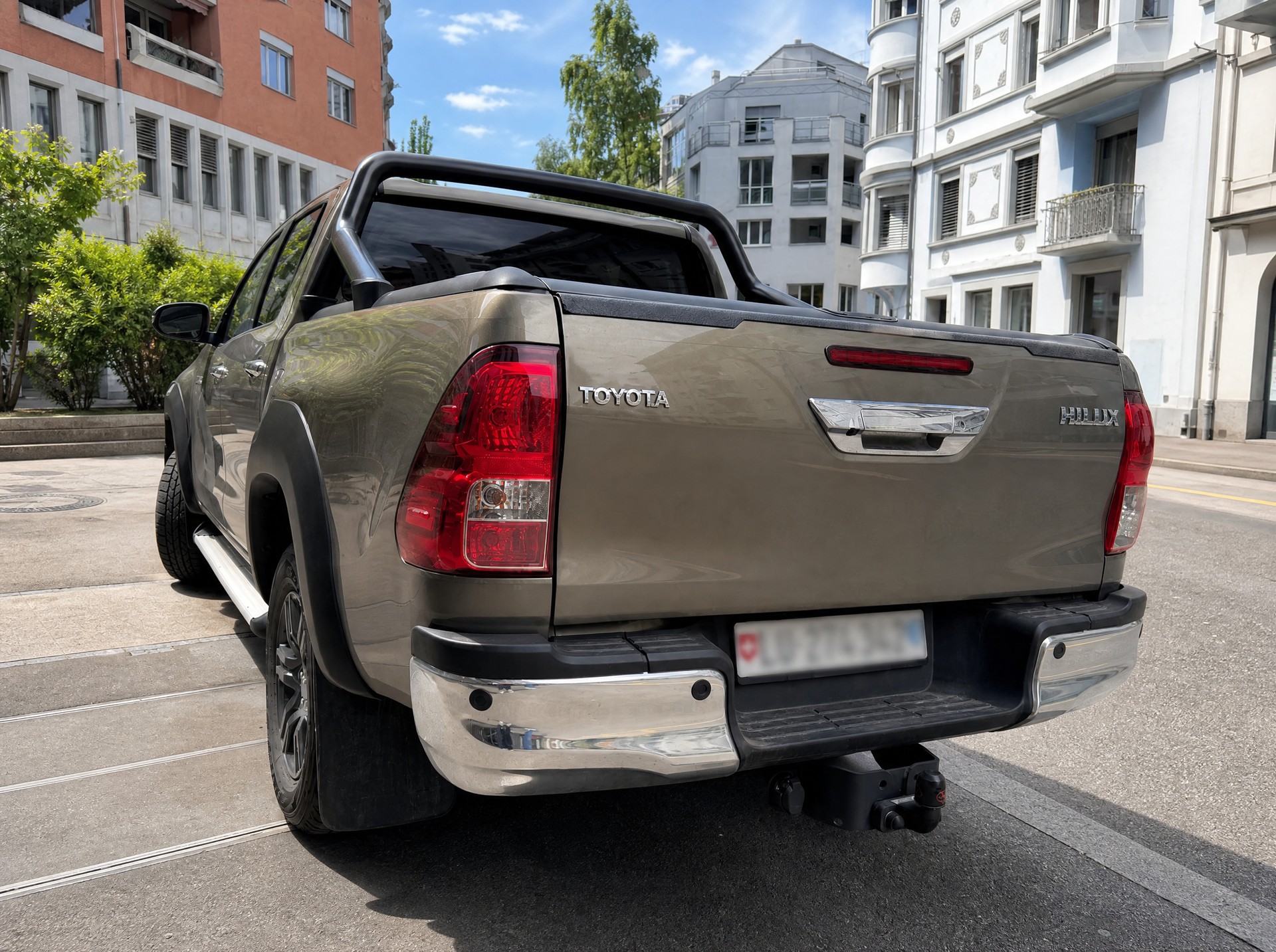 TOYOTA Hilux 2.4d Comfort Double Cab 4x4-image-1