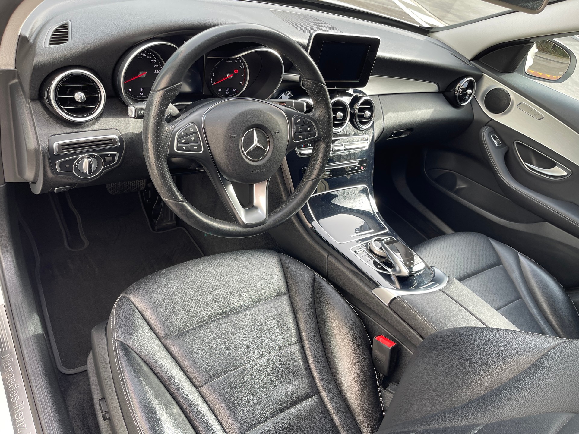 MERCEDES-BENZ C 180 Exclusive 9G-Tronic-image-6