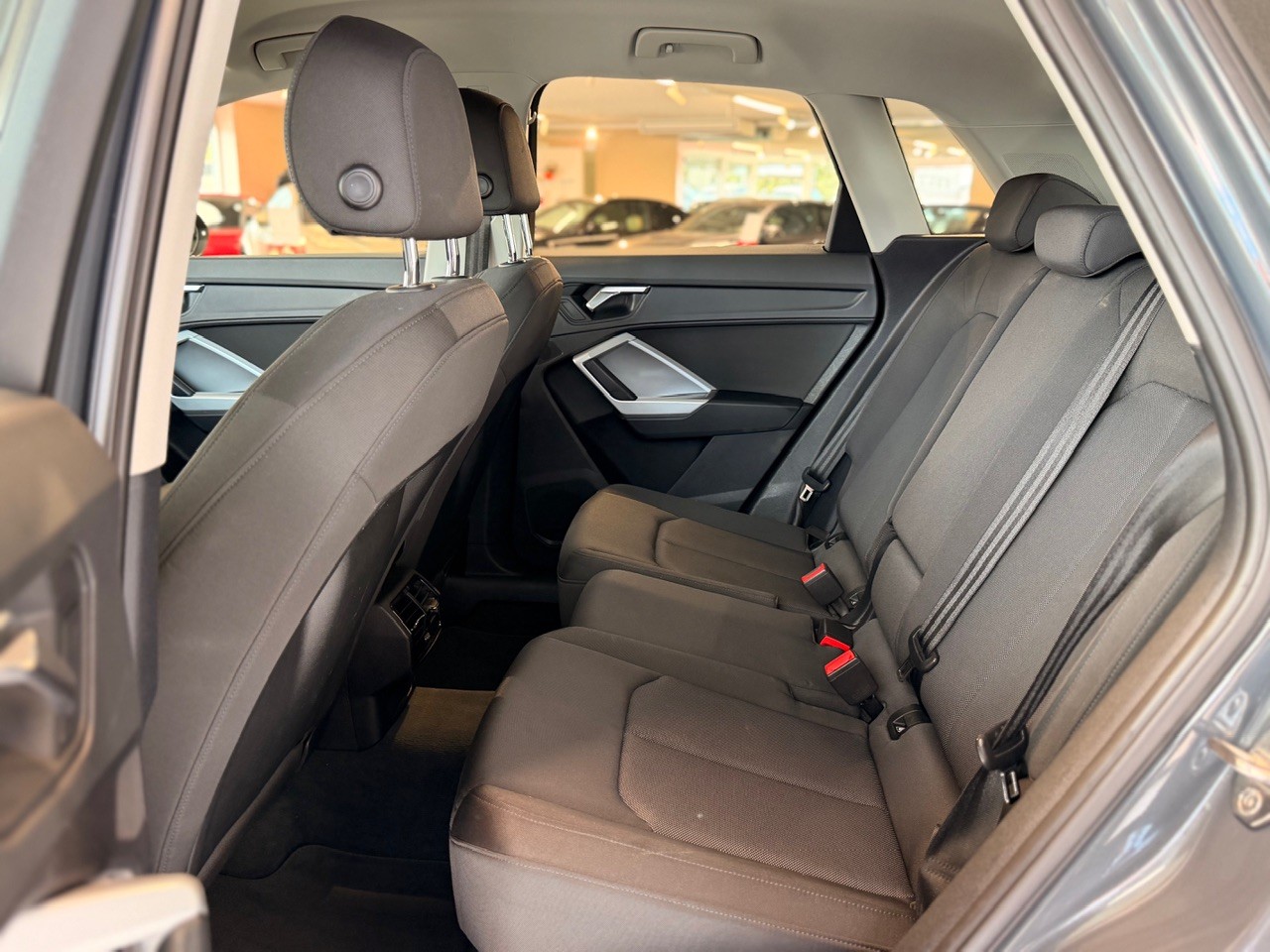 AUDI Q3 40 TDI quattro S-tronic-image-17