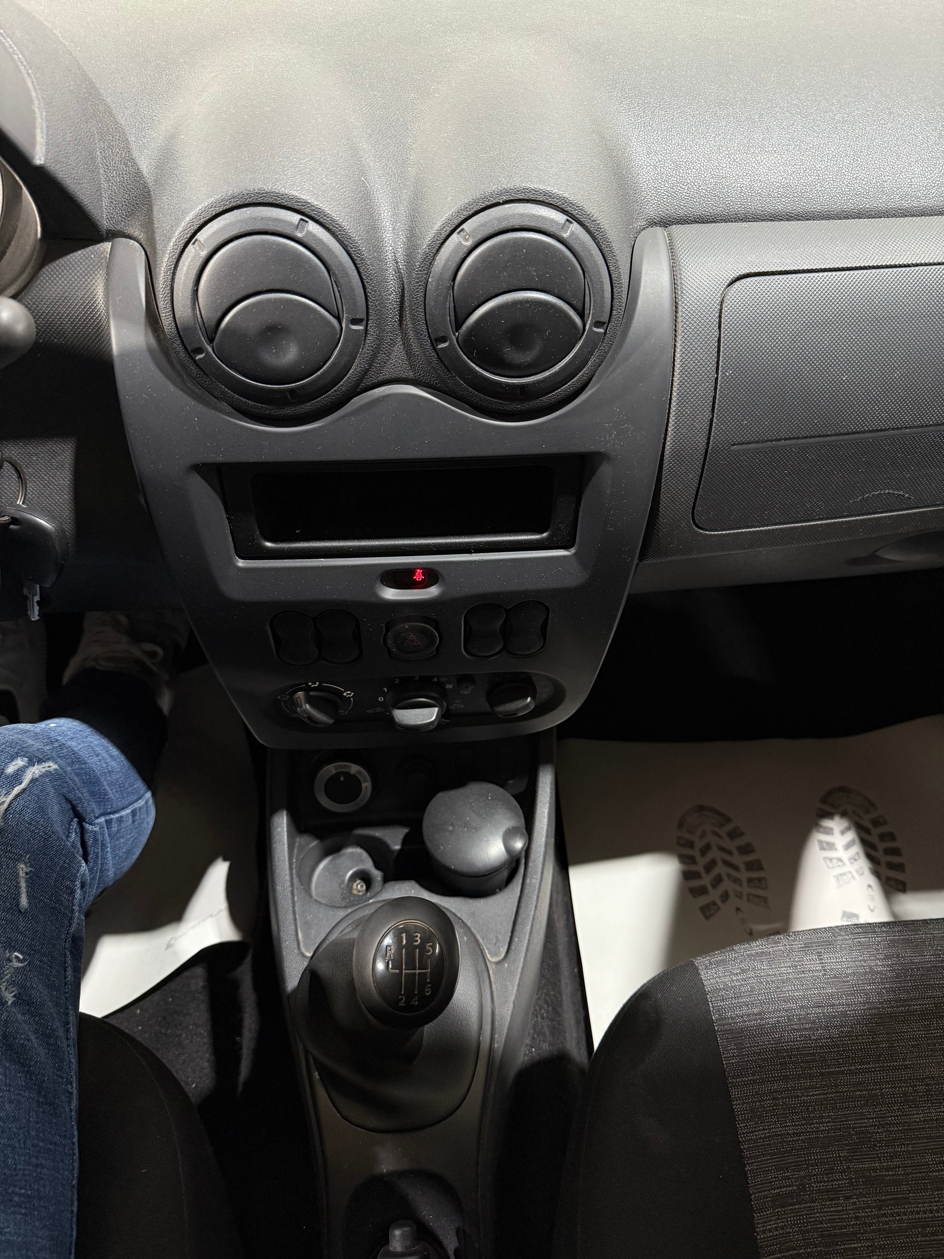 DACIA Duster 1.6 Ambiance 4x4-image-14