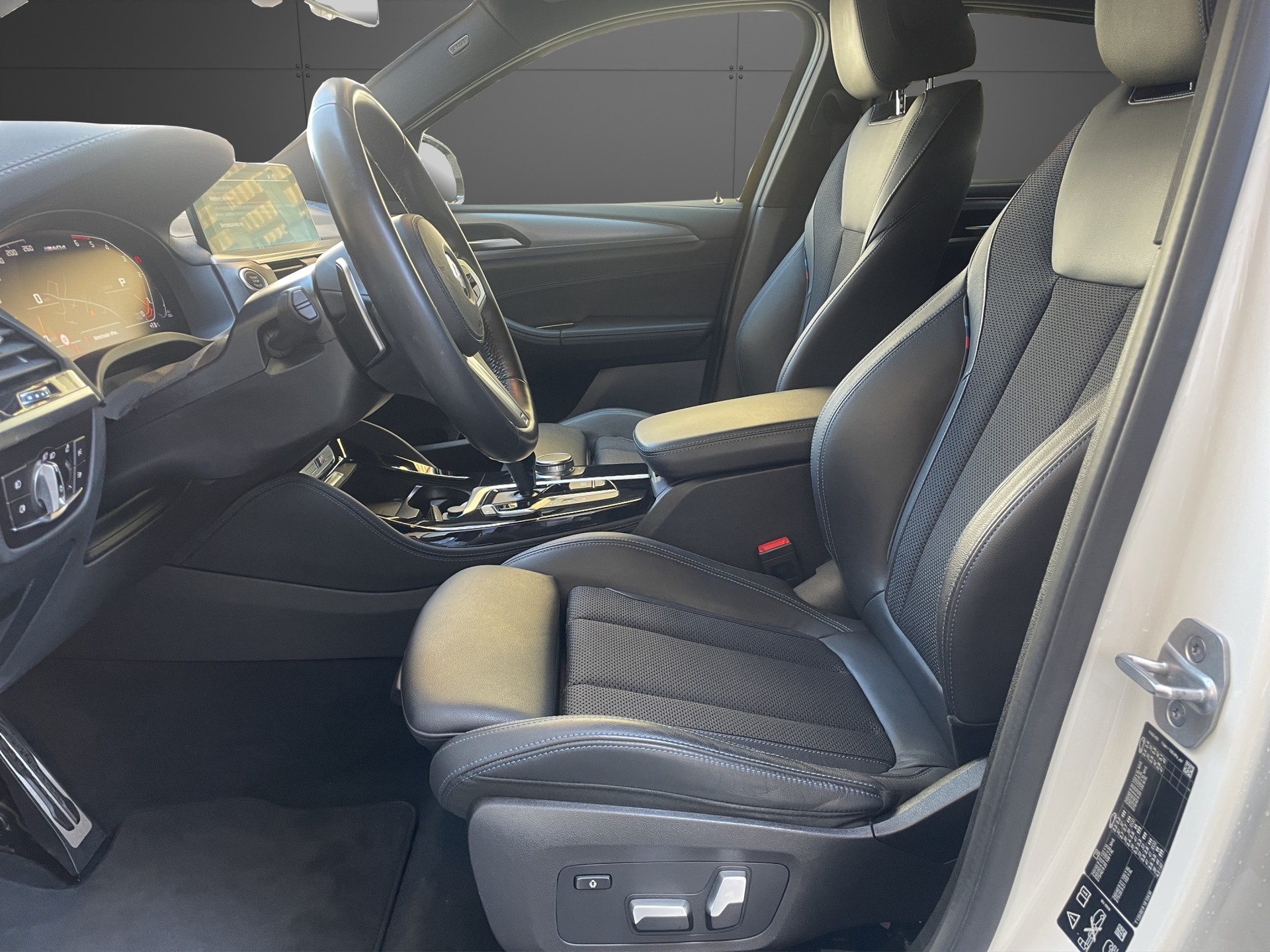 BMW X4 xDrive 48V M40d Steptronic-image-14