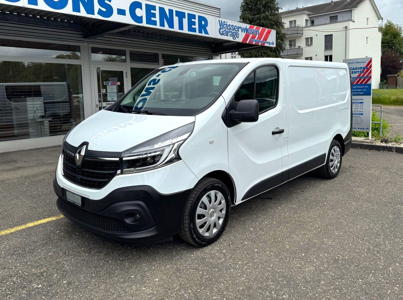 RENAULT Trafic 2.0 dCi 120 3.0t Business L1H1-image-0
