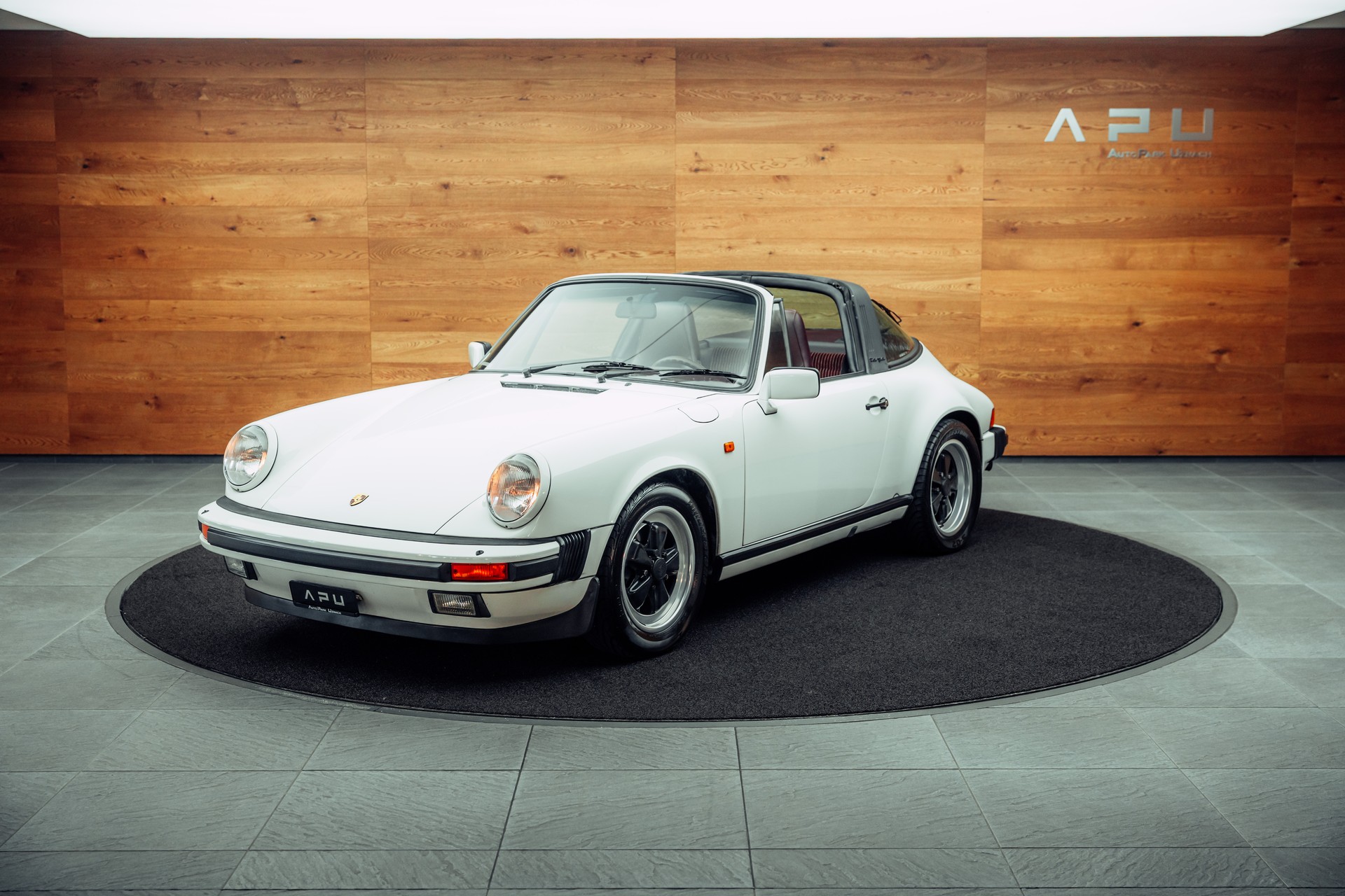 PORSCHE 911 Carrera Targa-image-3