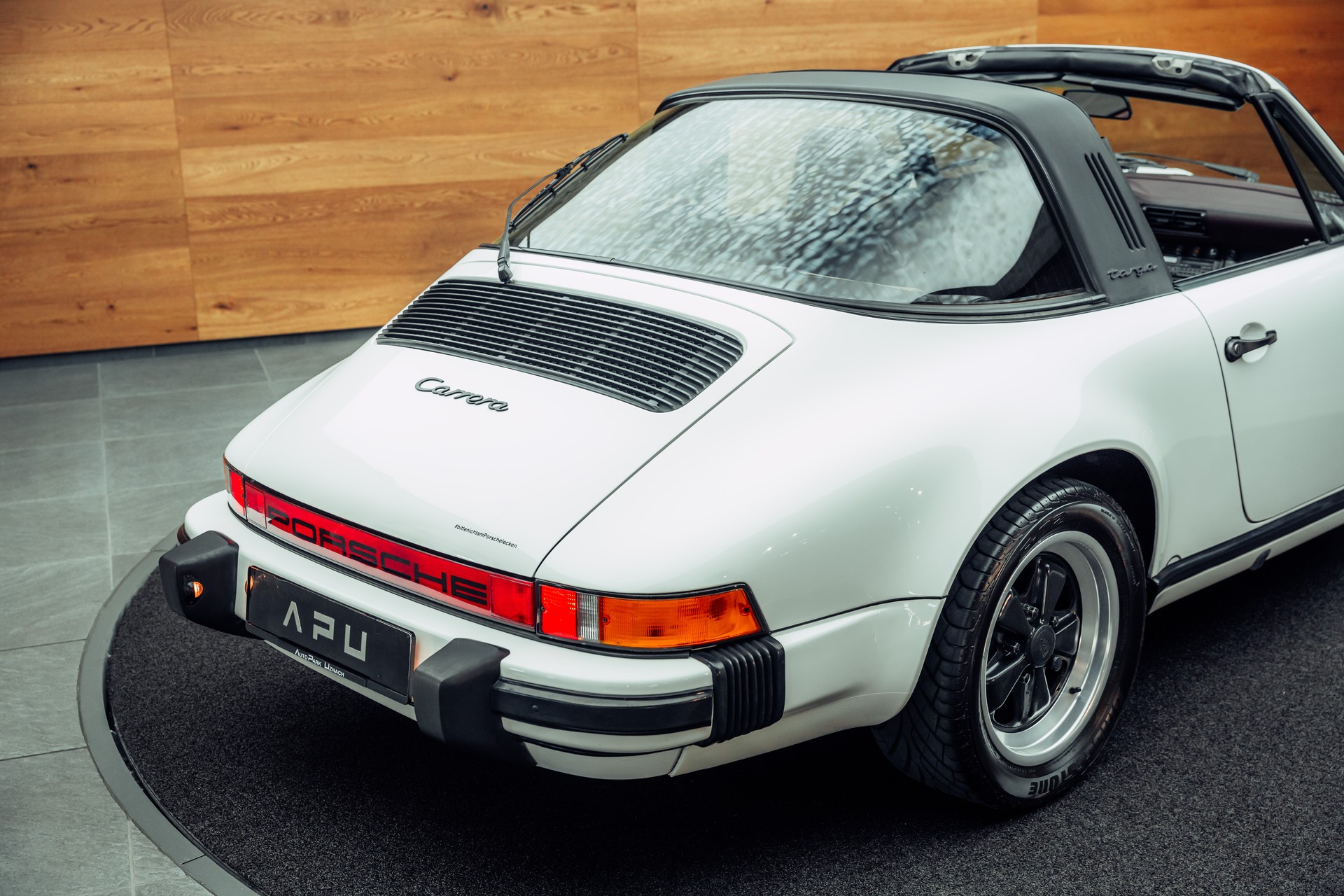 PORSCHE 911 Carrera Targa-image-15