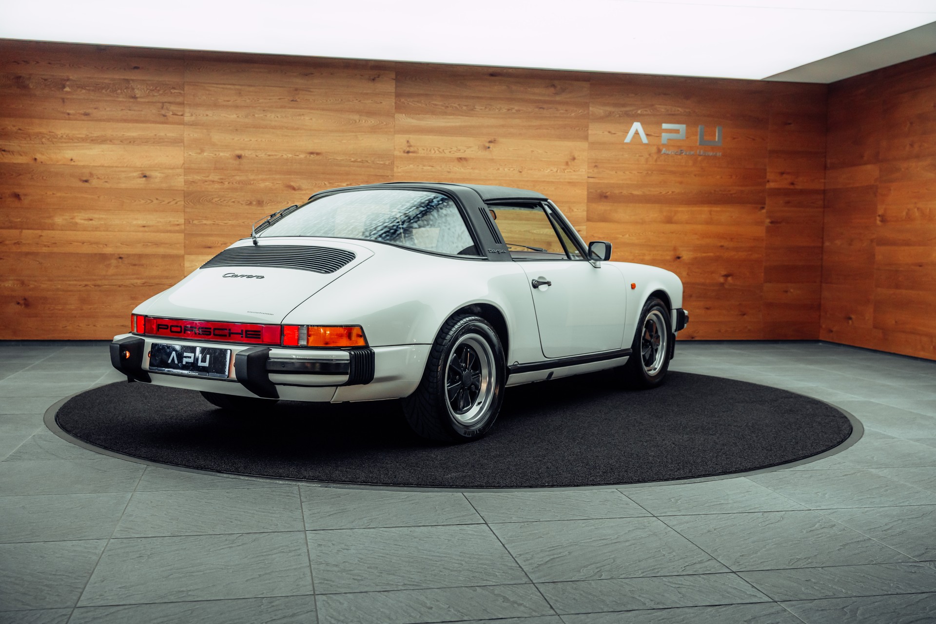 PORSCHE 911 Carrera Targa-image-13