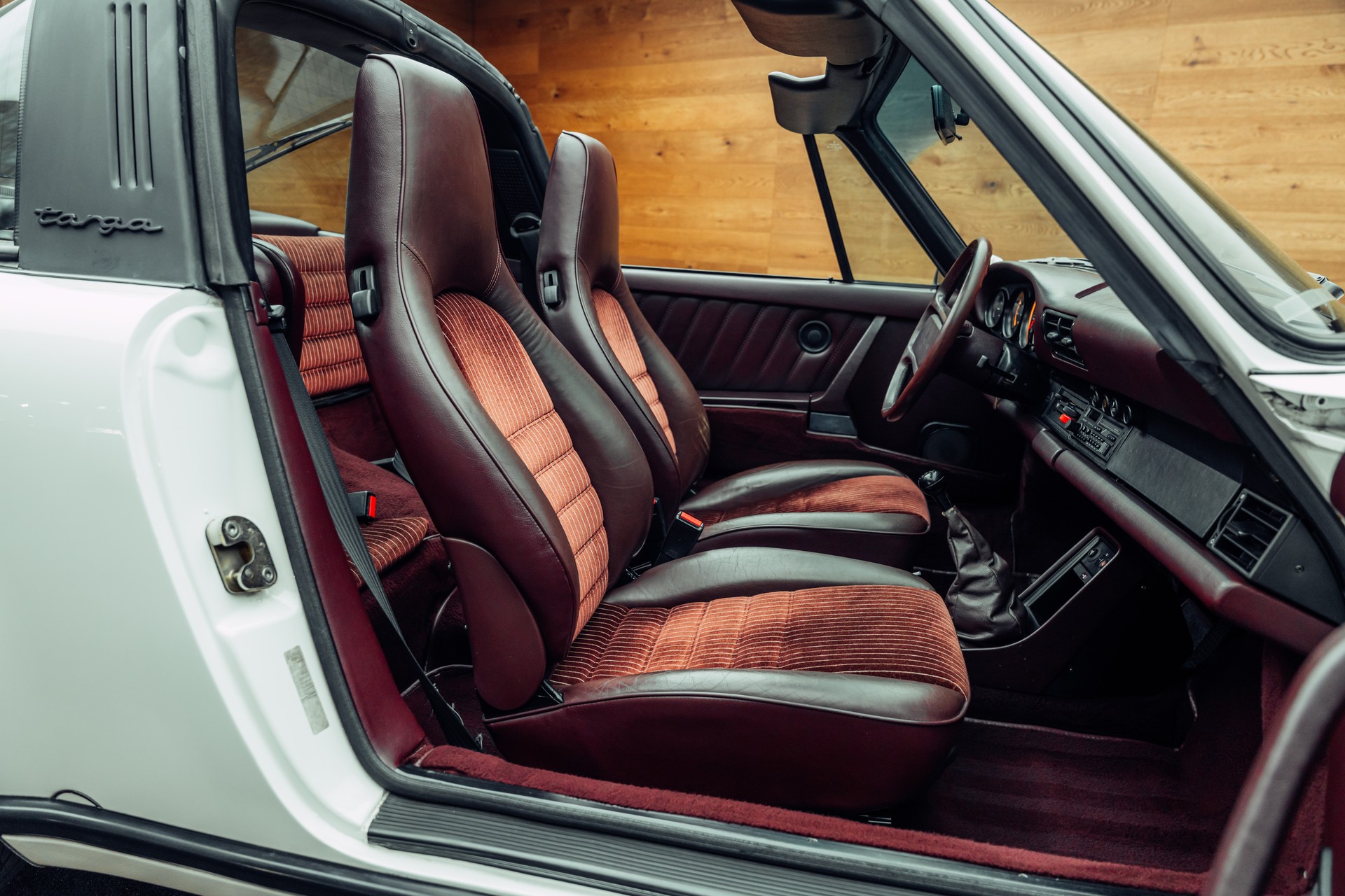 PORSCHE 911 Carrera Targa-image-6