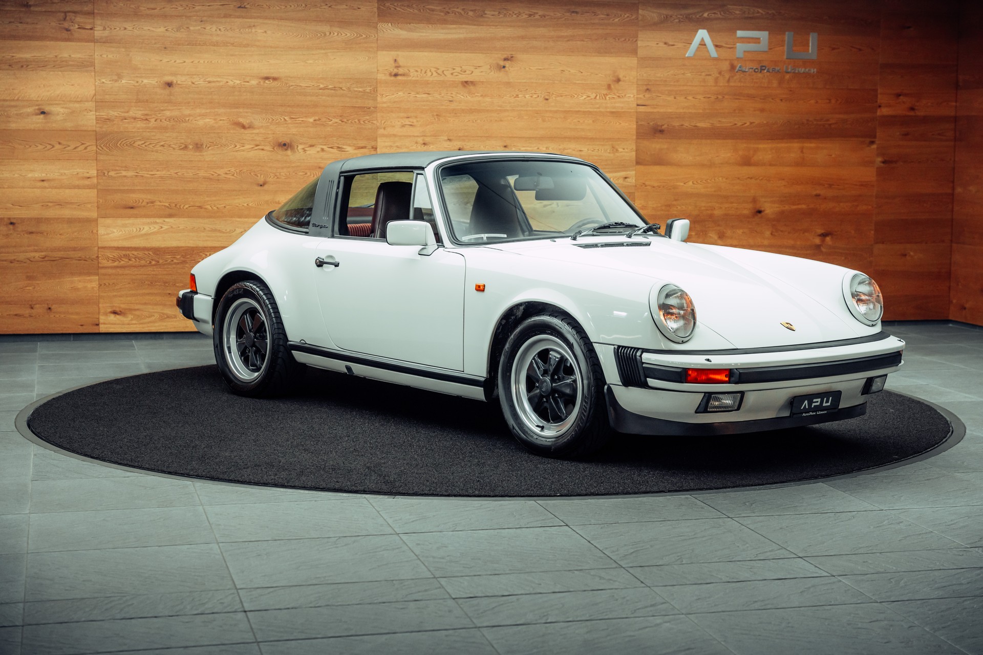 PORSCHE 911 Carrera Targa-image-16