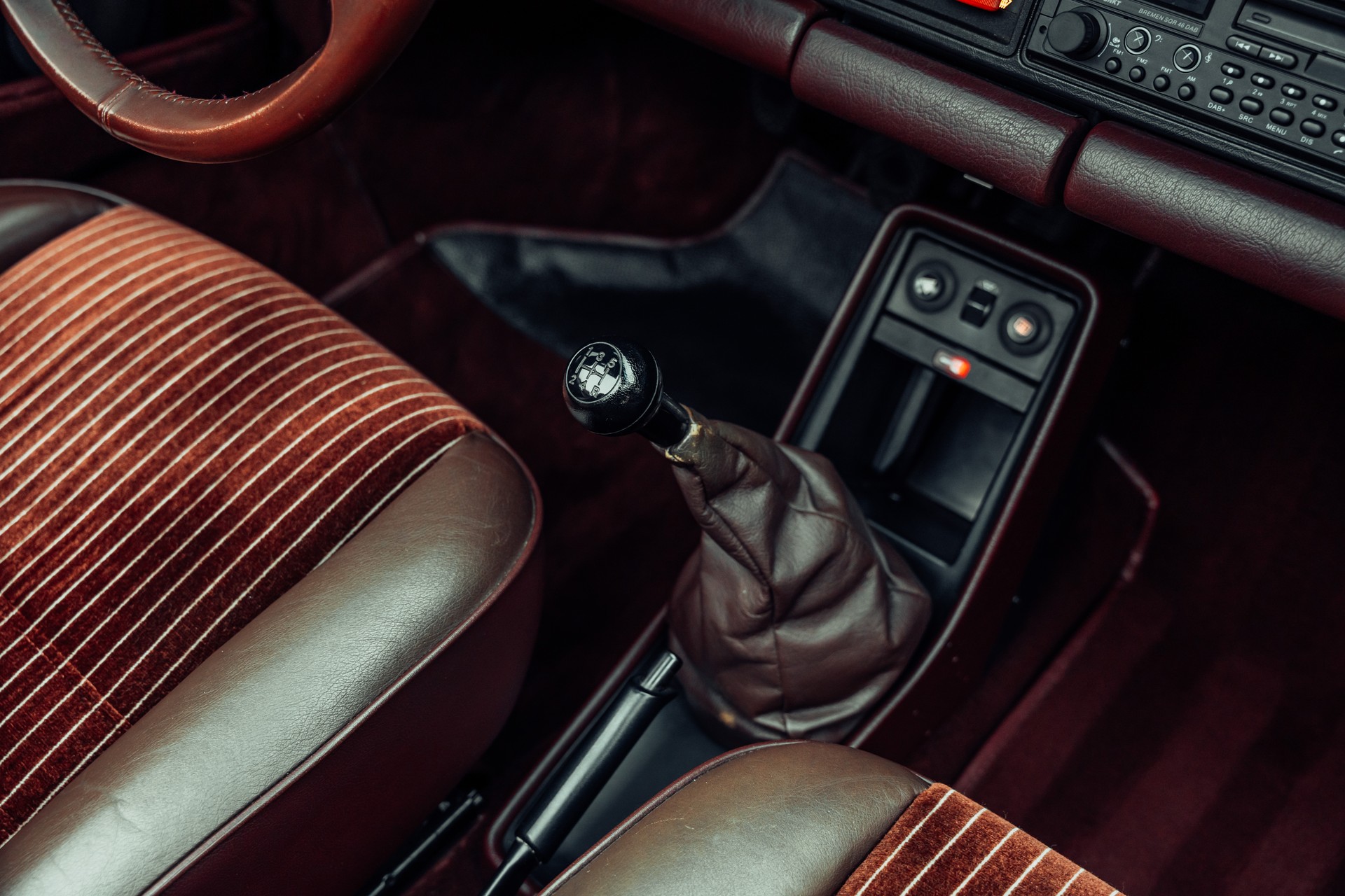 PORSCHE 911 Carrera Targa-image-11