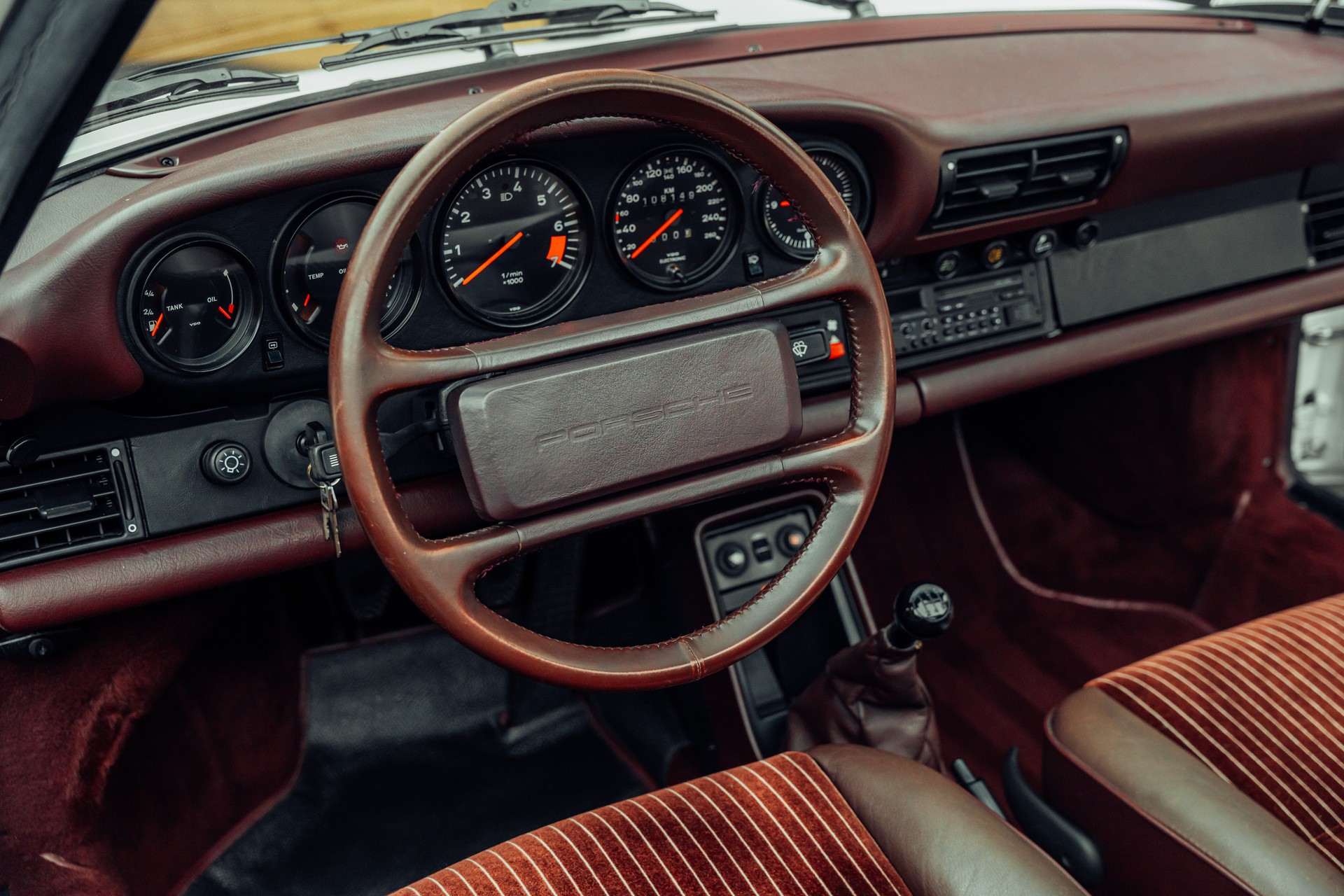 PORSCHE 911 Carrera Targa-image-4