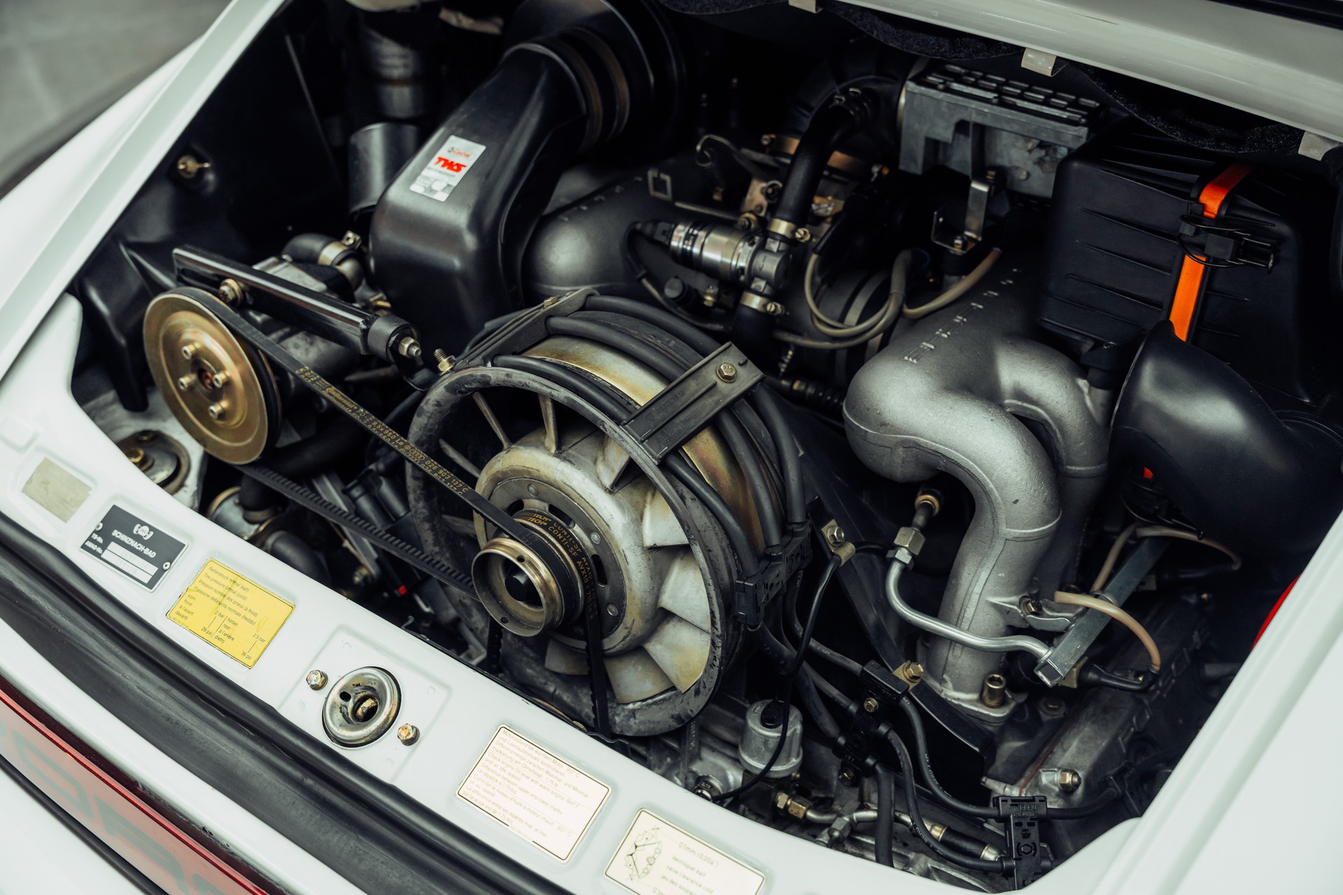 PORSCHE 911 Carrera Targa-image-19