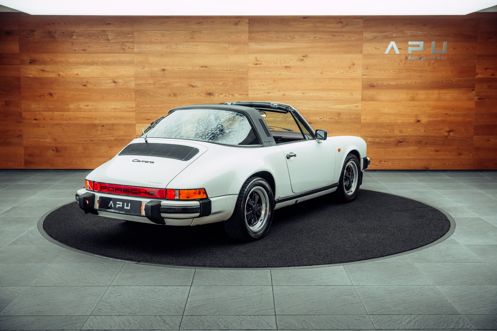 PORSCHE 911 Carrera Targa-image-1