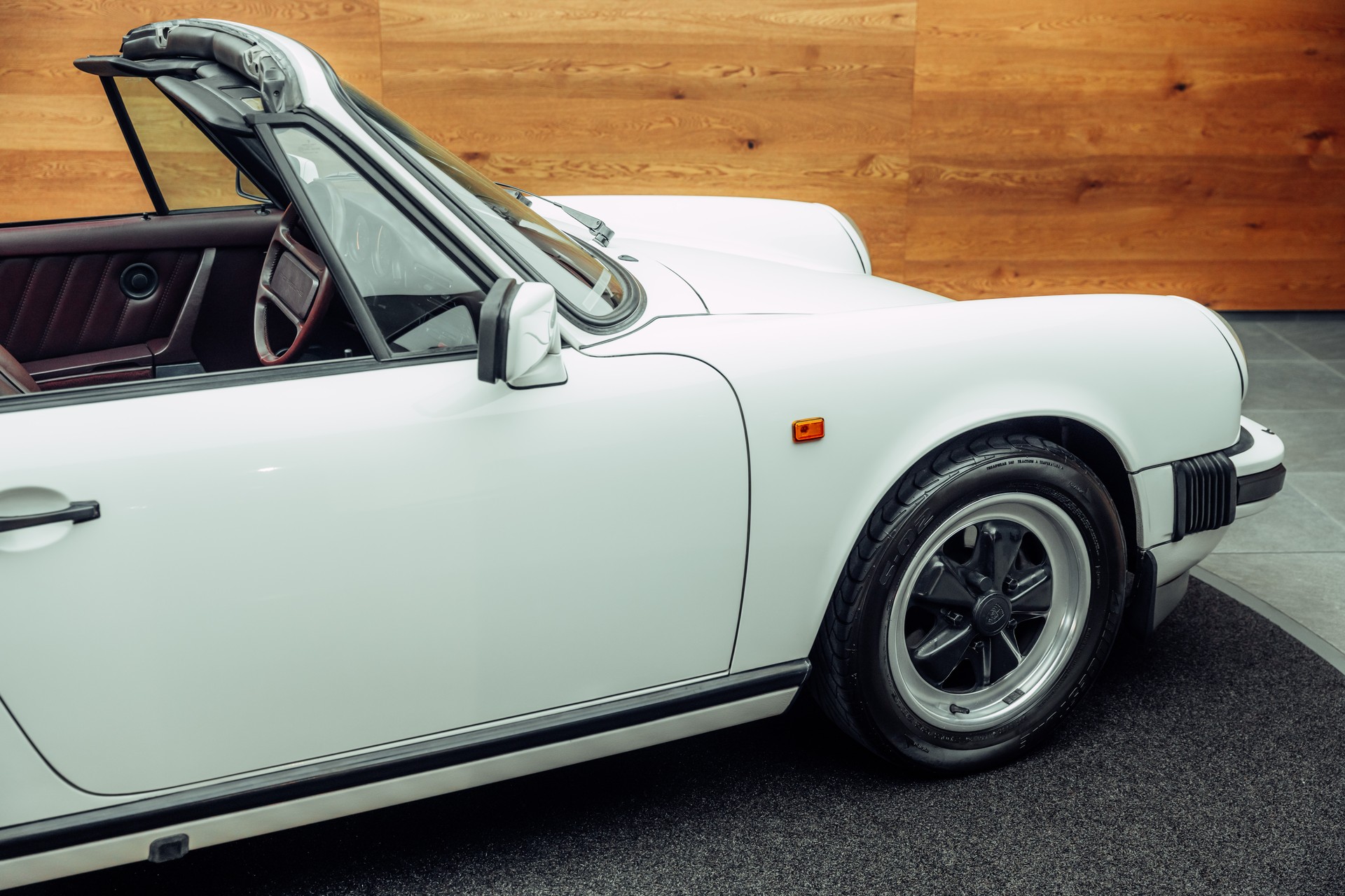 PORSCHE 911 Carrera Targa-image-14