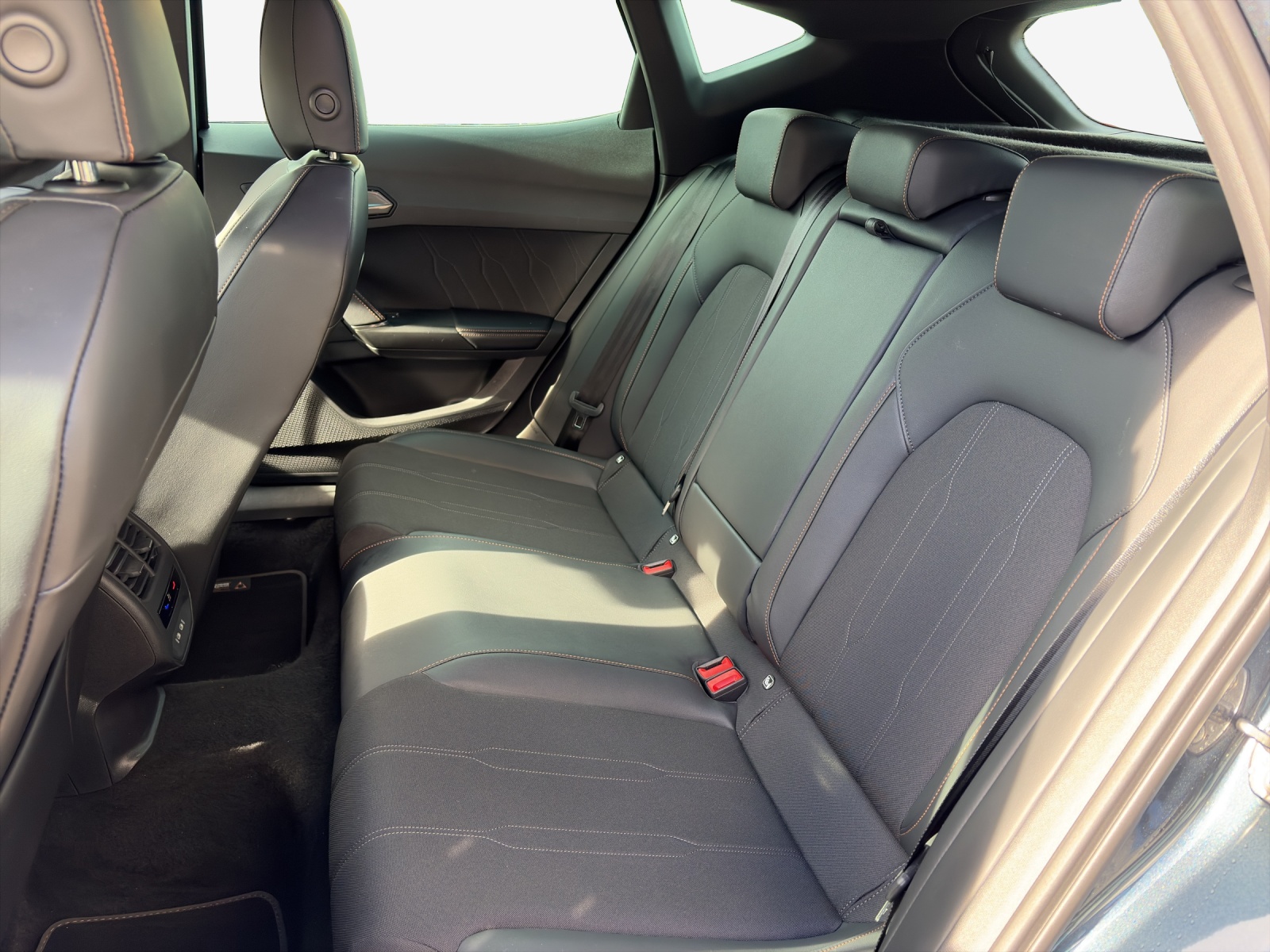 CUPRA Formentor 1.5 e-HYBRID pHEV DSG-image-11