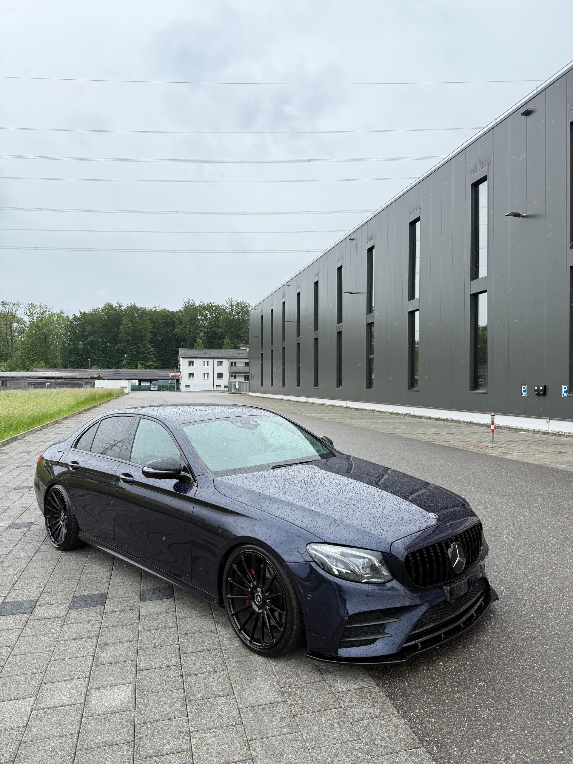 MERCEDES-BENZ E 43 AMG 4Matic 9G-Tronic-image-1