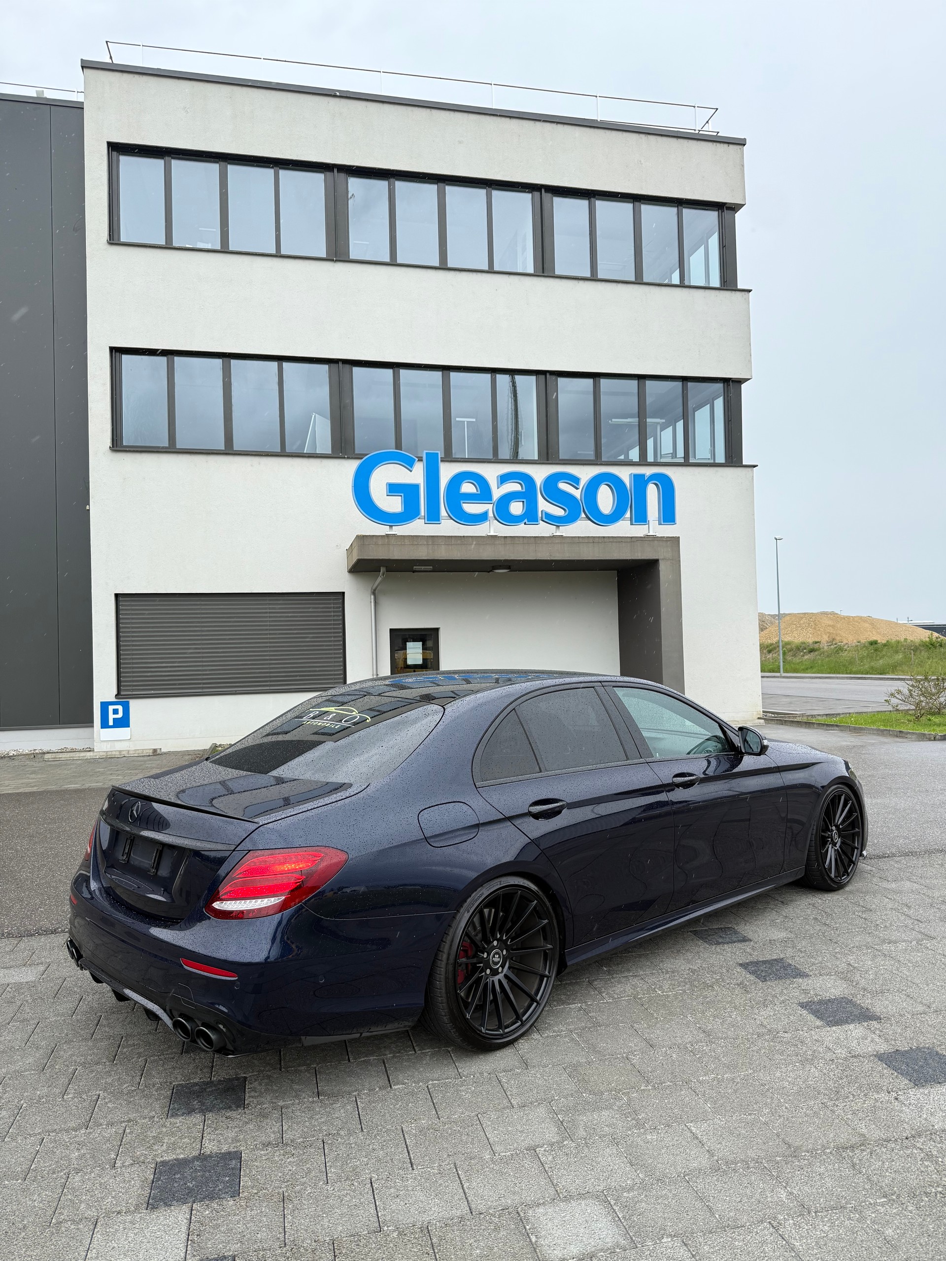 MERCEDES-BENZ E 43 AMG 4Matic 9G-Tronic-image-3
