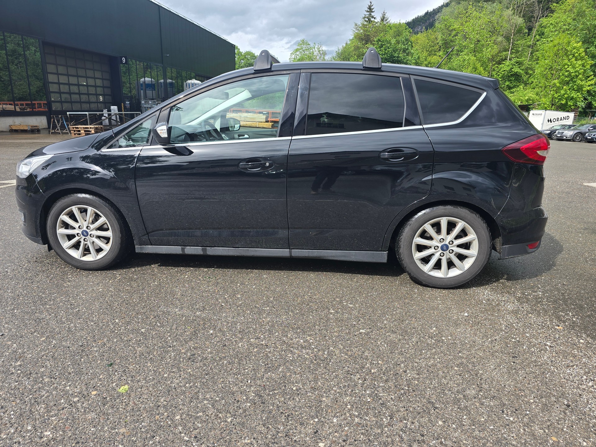 FORD C-Max 1.5 SCTi Titanium-image-2
