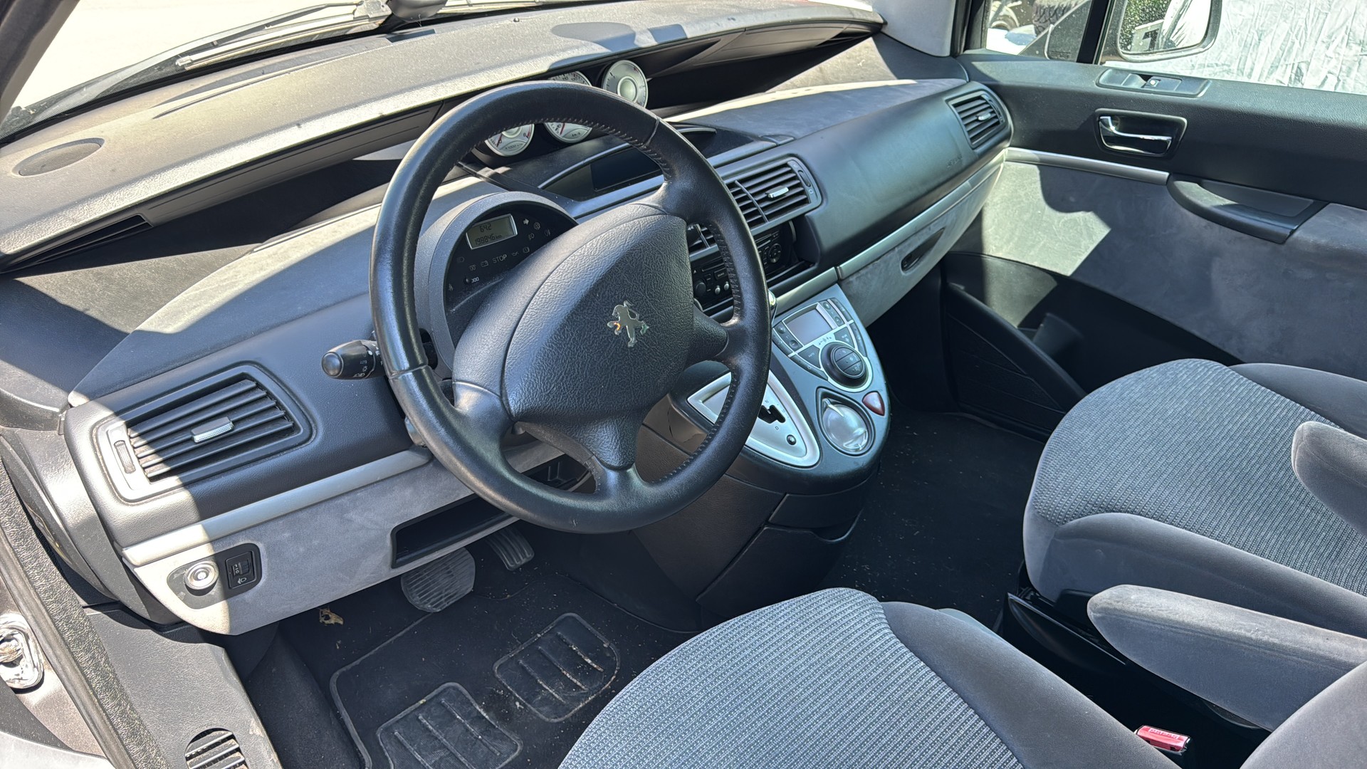 PEUGEOT 2.2 HDI Family Plus-image-4