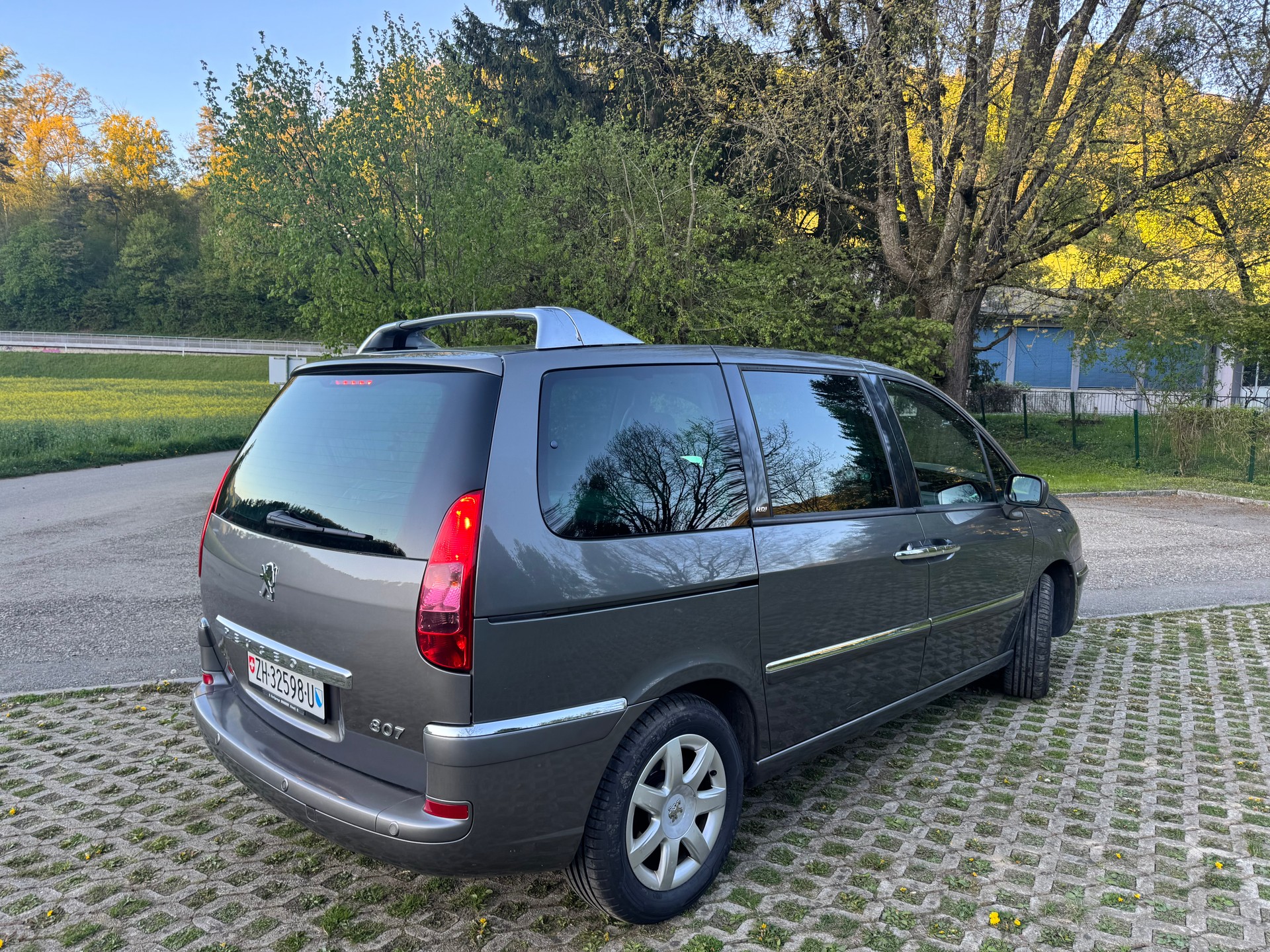 PEUGEOT 2.2 HDI Family Plus-image-2