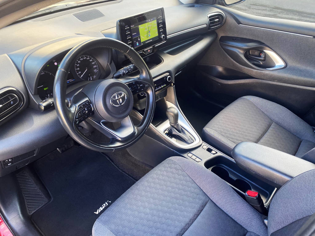 TOYOTA Yaris 1.5 VVT-i HSD Comfort-image-4