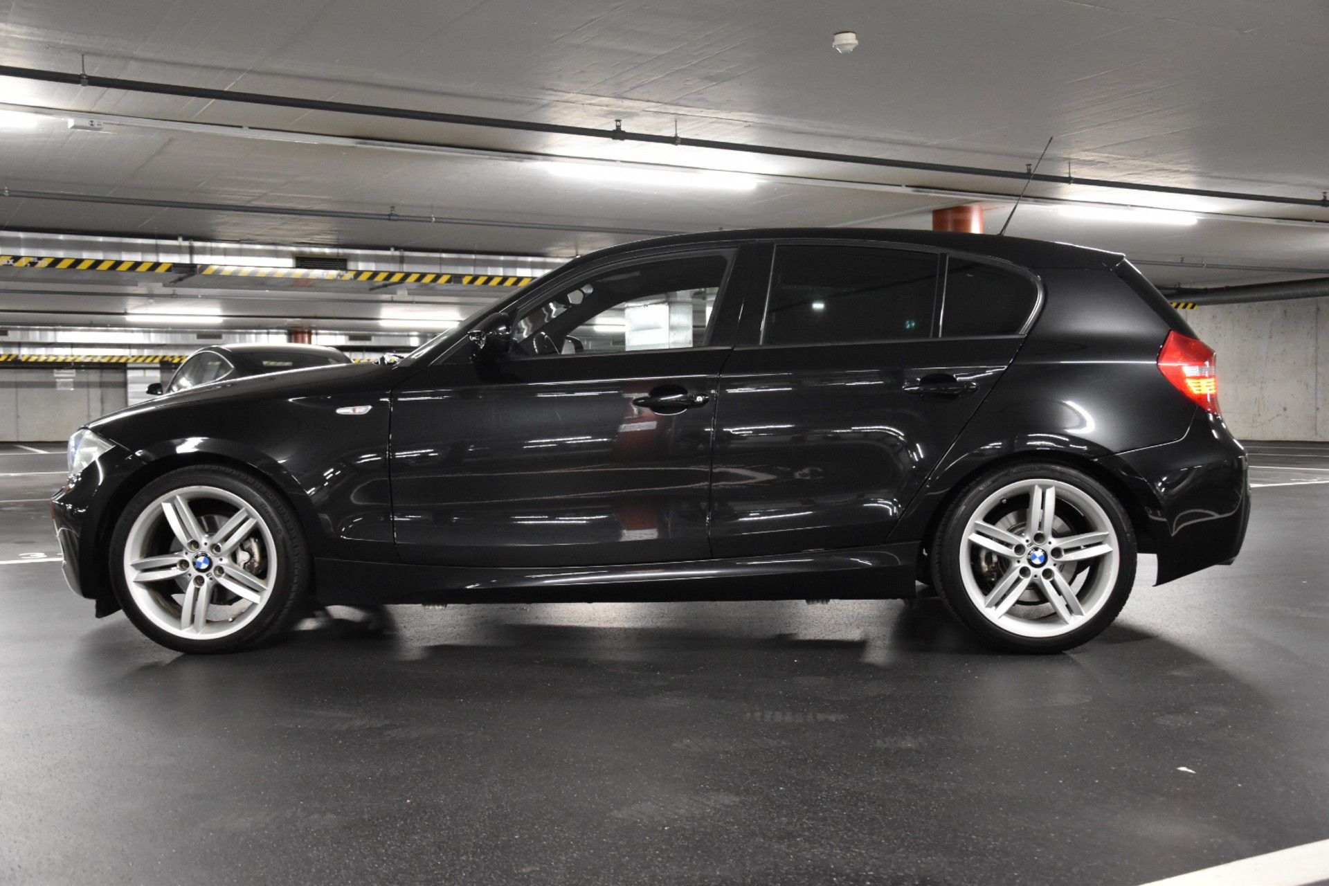 BMW 118d M-Paket Facelift-showroom-element-3