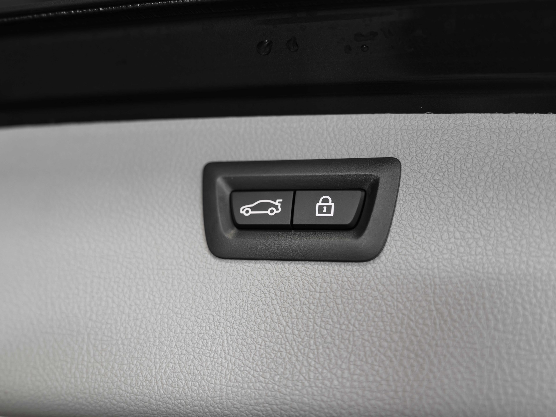 BMW 320i xDrive Touring-image-22