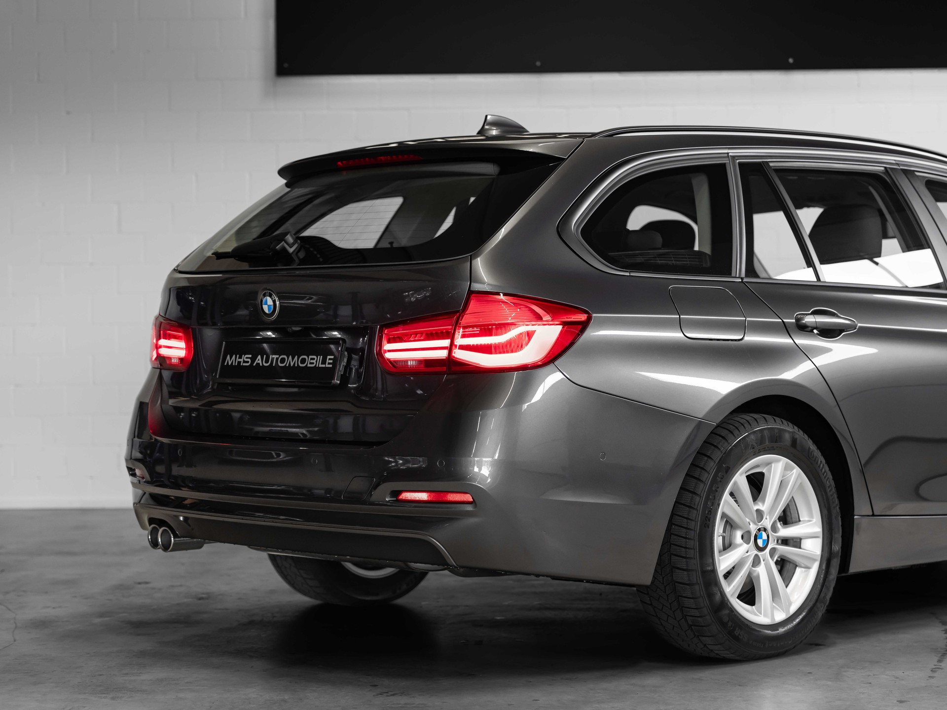 BMW 320i xDrive Touring-image-48