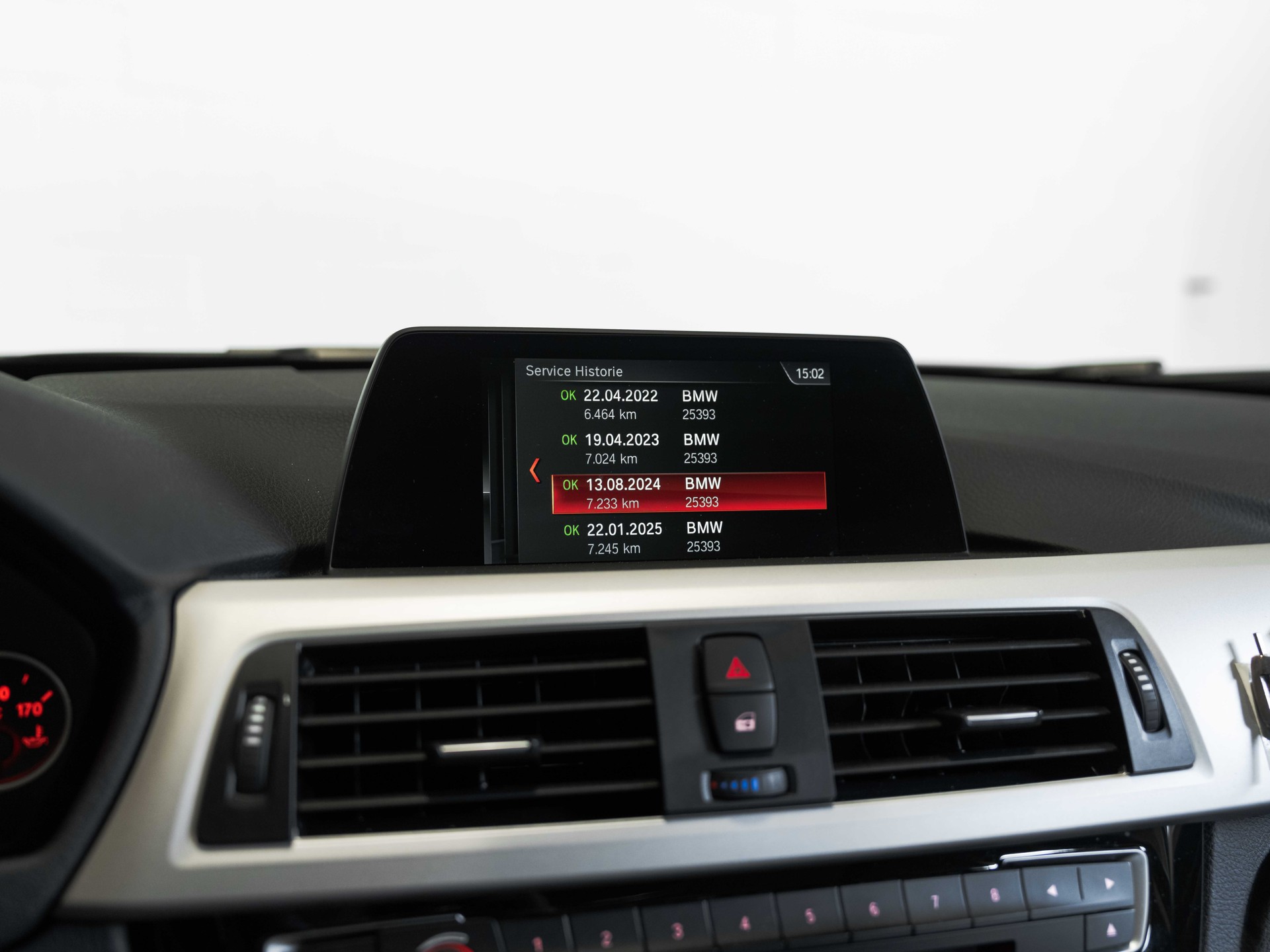 BMW 320i xDrive Touring-image-44